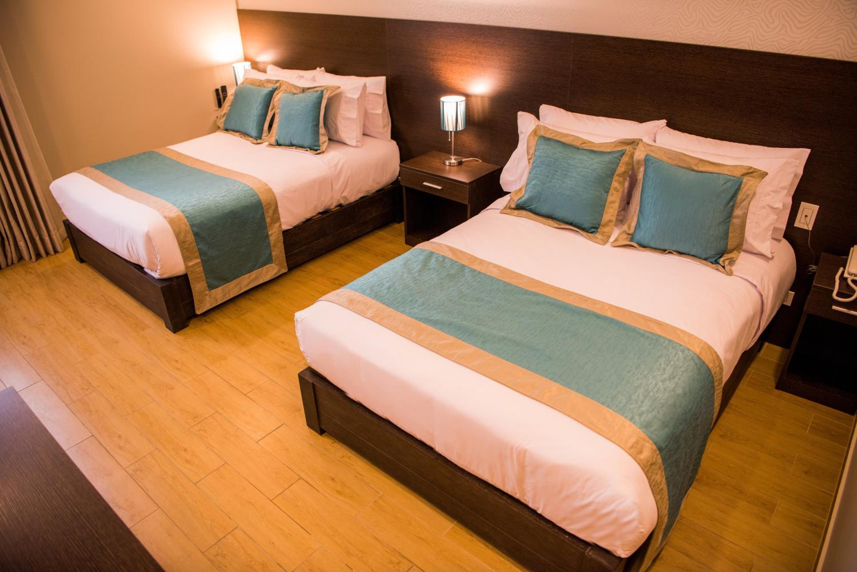 Double Room with Two Double Beds photo 1