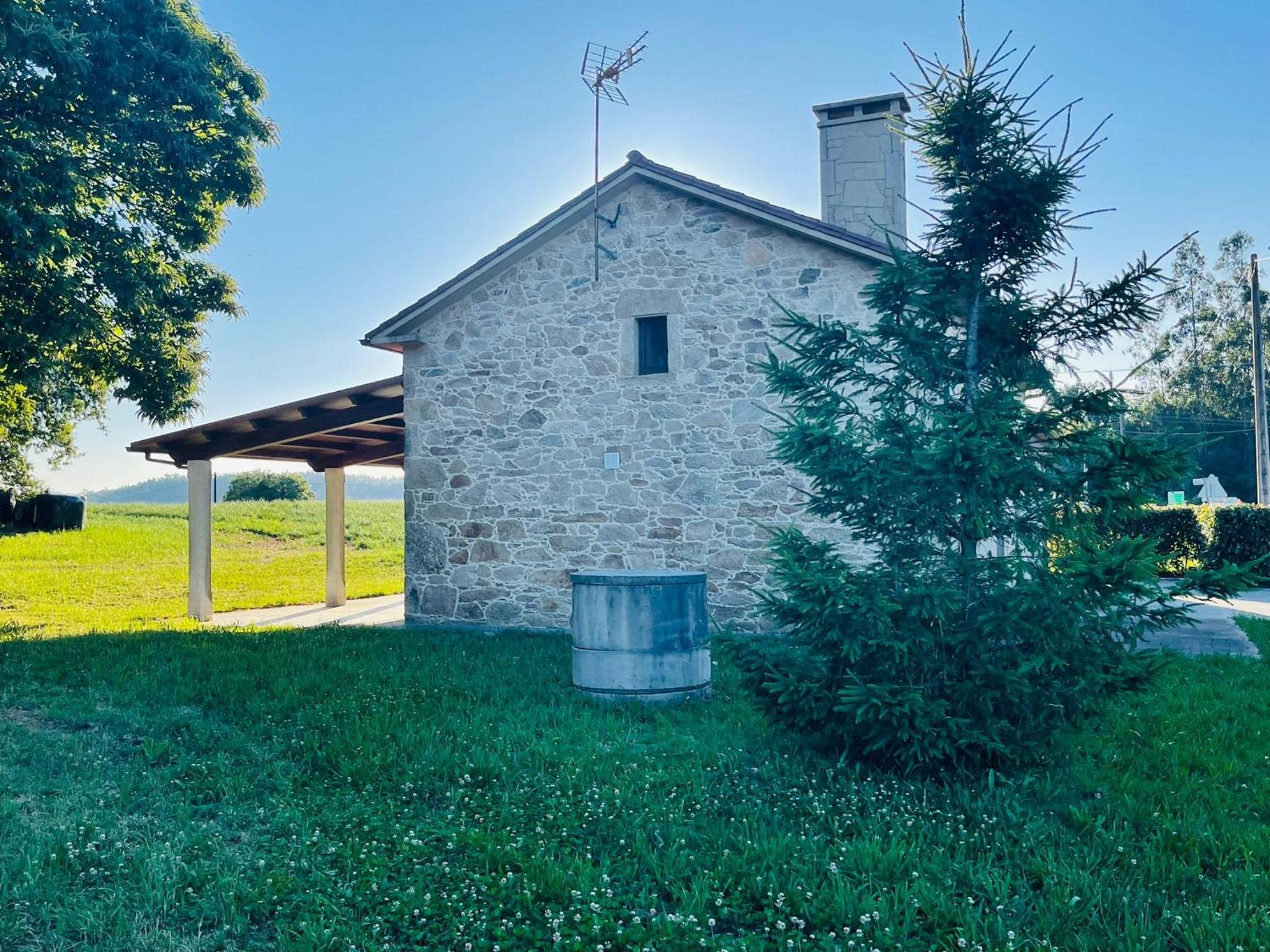 Three-Bedroom House photo 2
