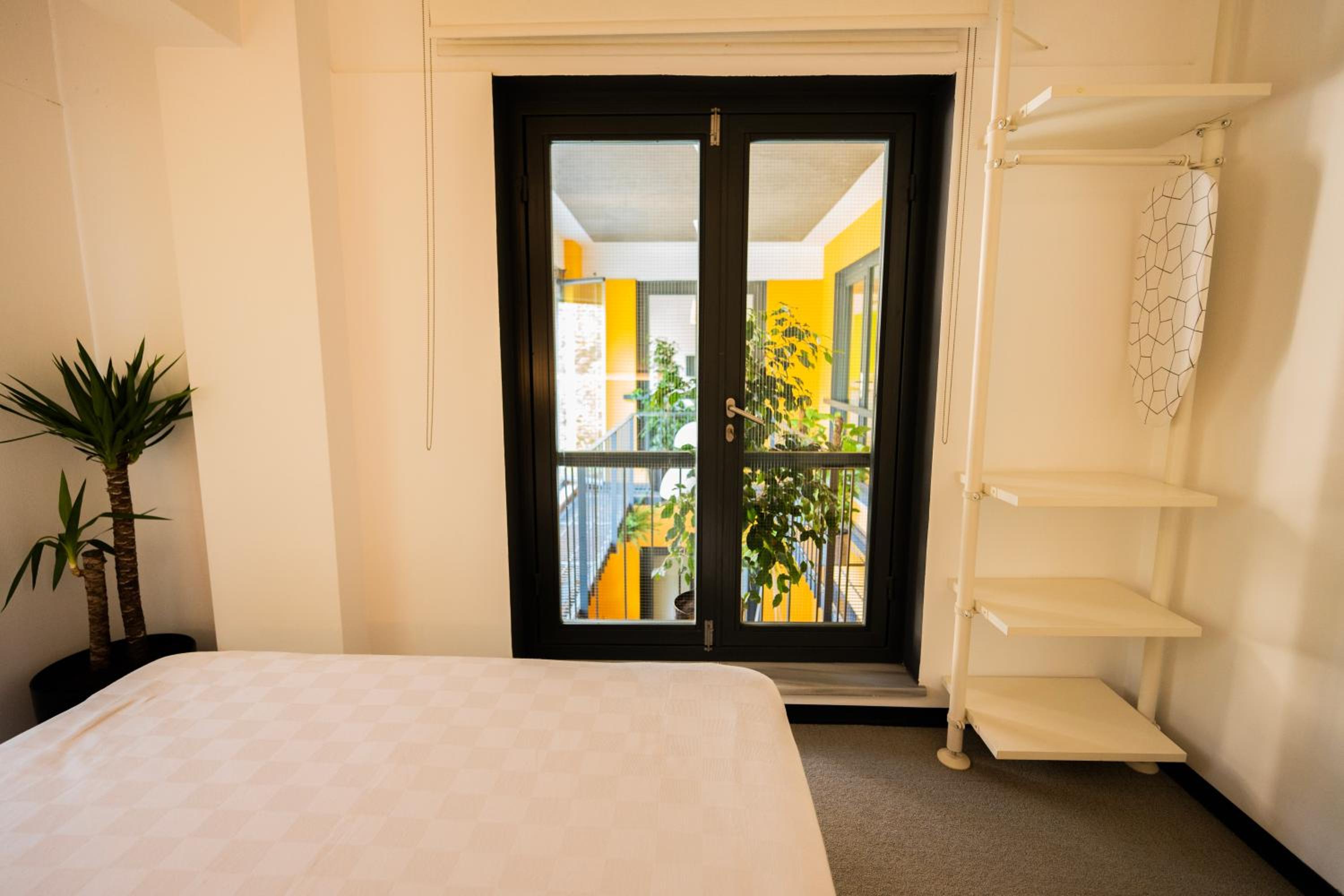 Apartment with Balcony photo 1