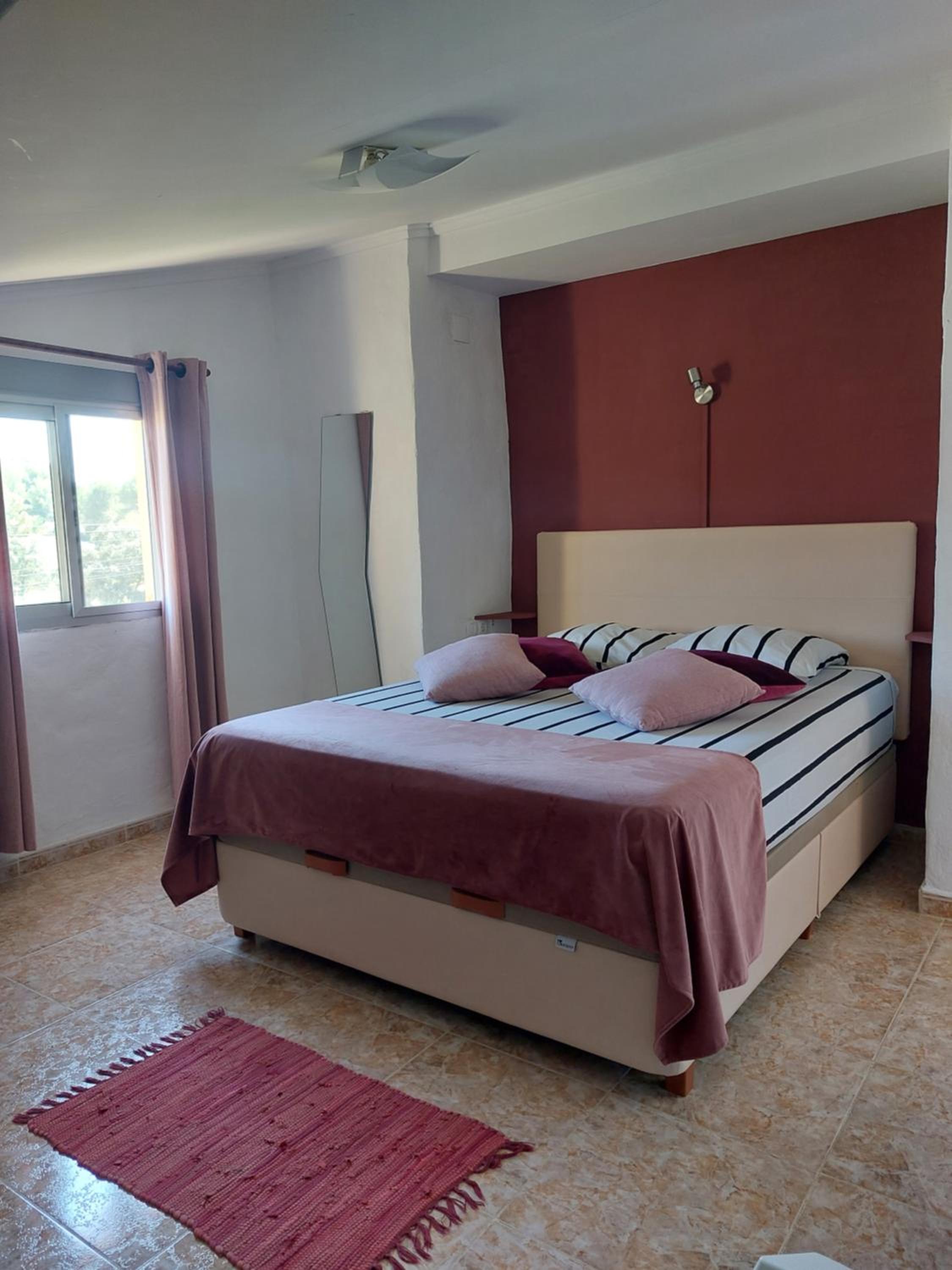 Deluxe Queen Room - Photo 1