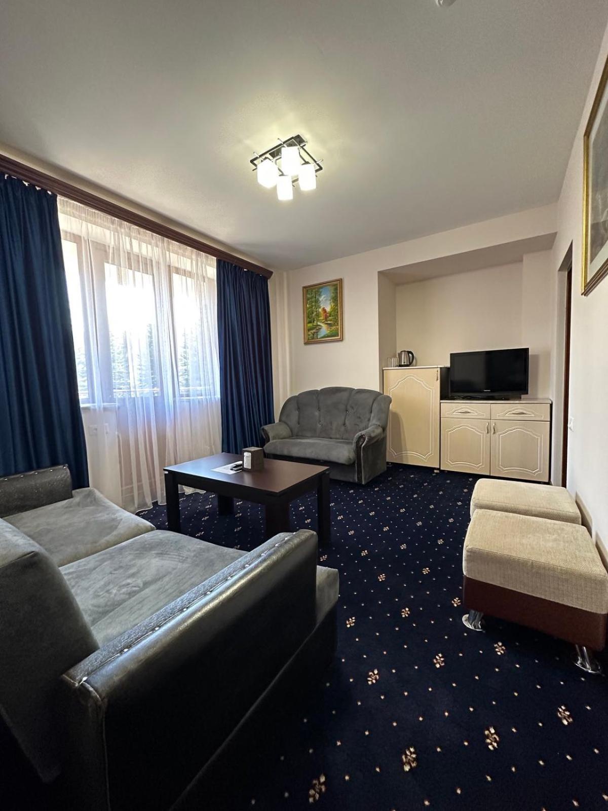 Family Room with Balcony photo 1