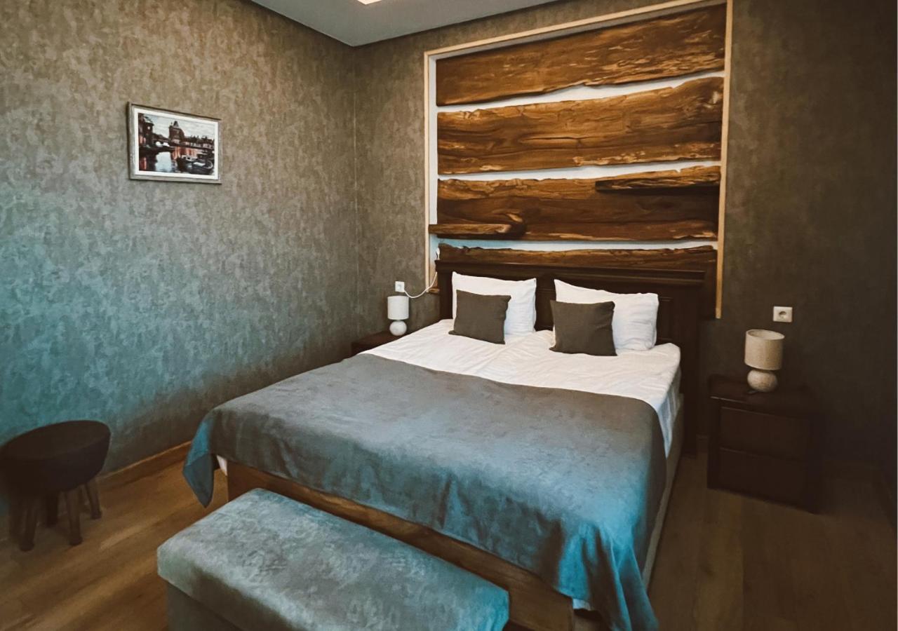 Standard King Room photo 2