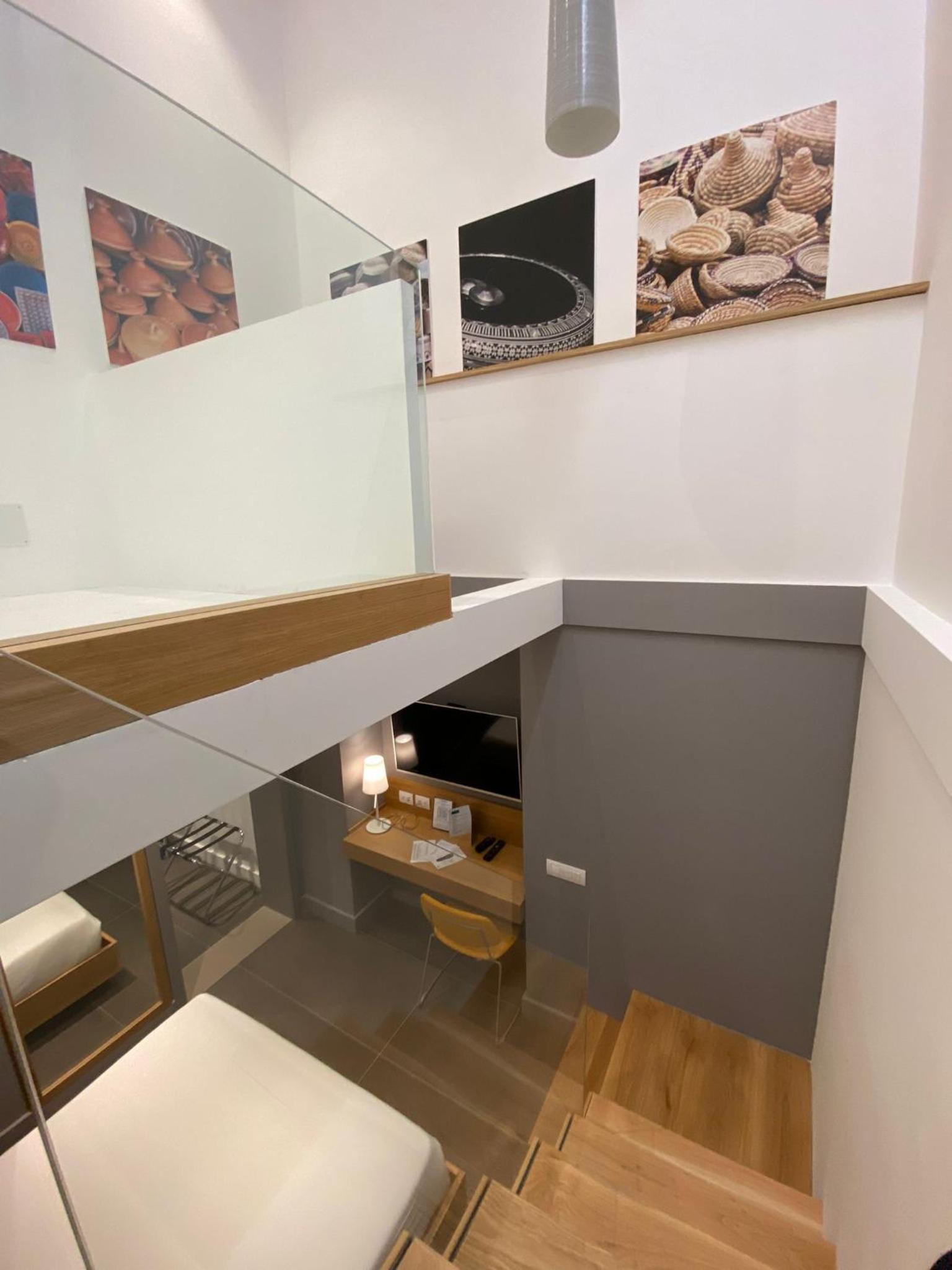 Budget Double Room with courtyard view (basement floor) photo 3