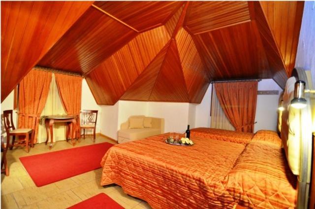 Double Room - Attic - Photo 9