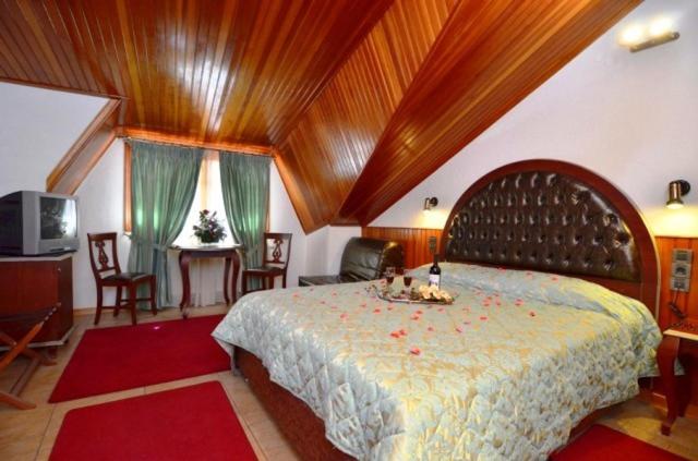 Double Room - Attic - Photo 7