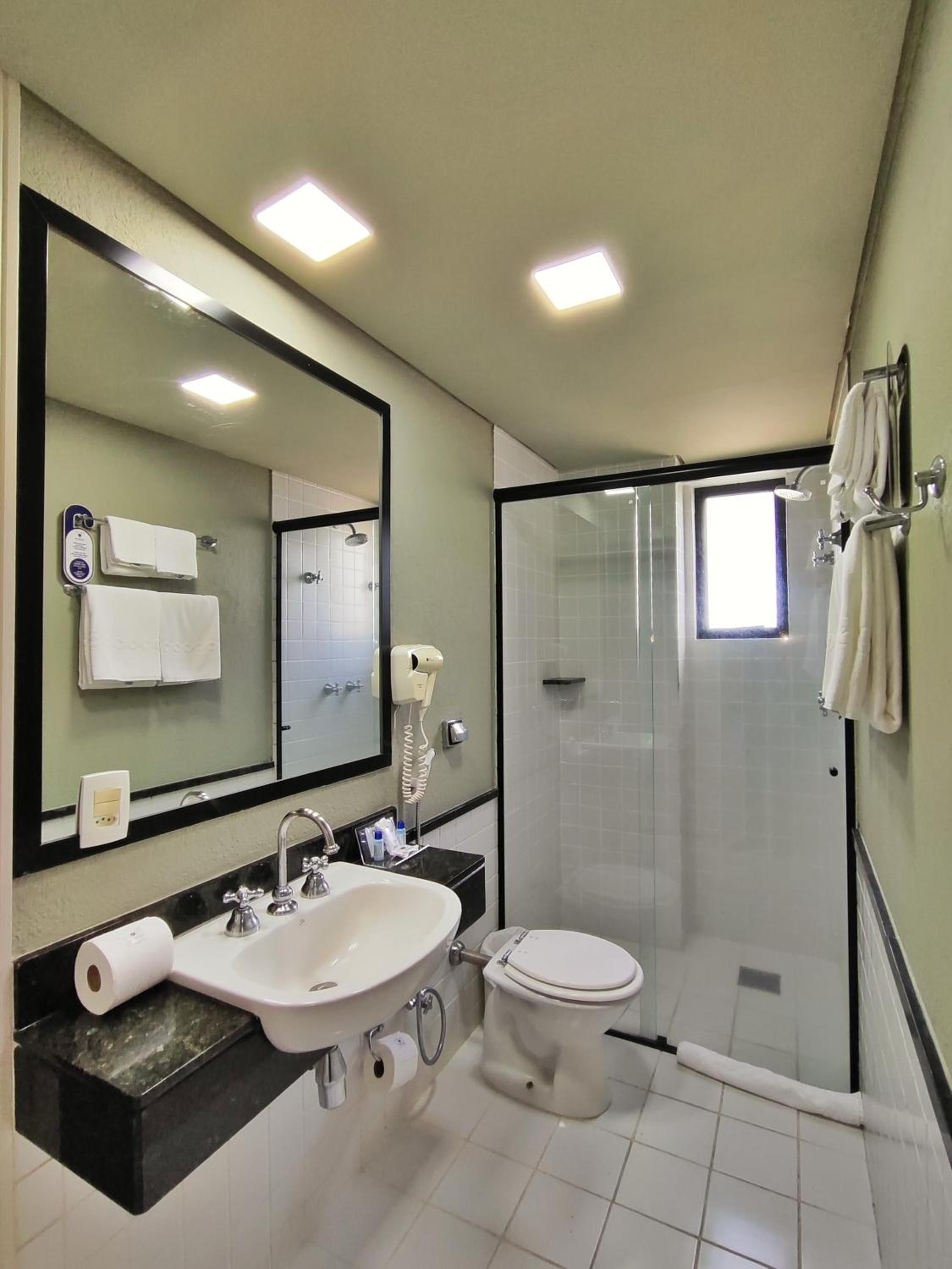 Superior King Room - Photo 9