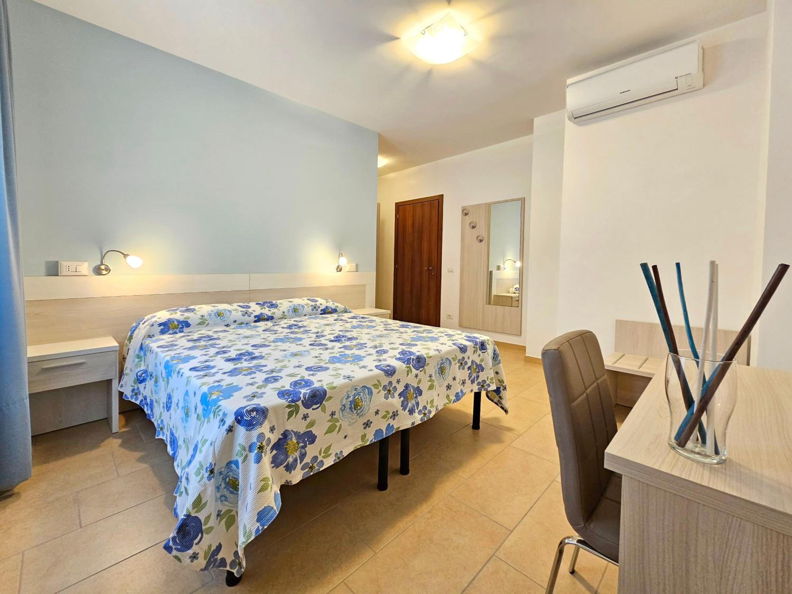 Double or Twin Room with City View photo 1