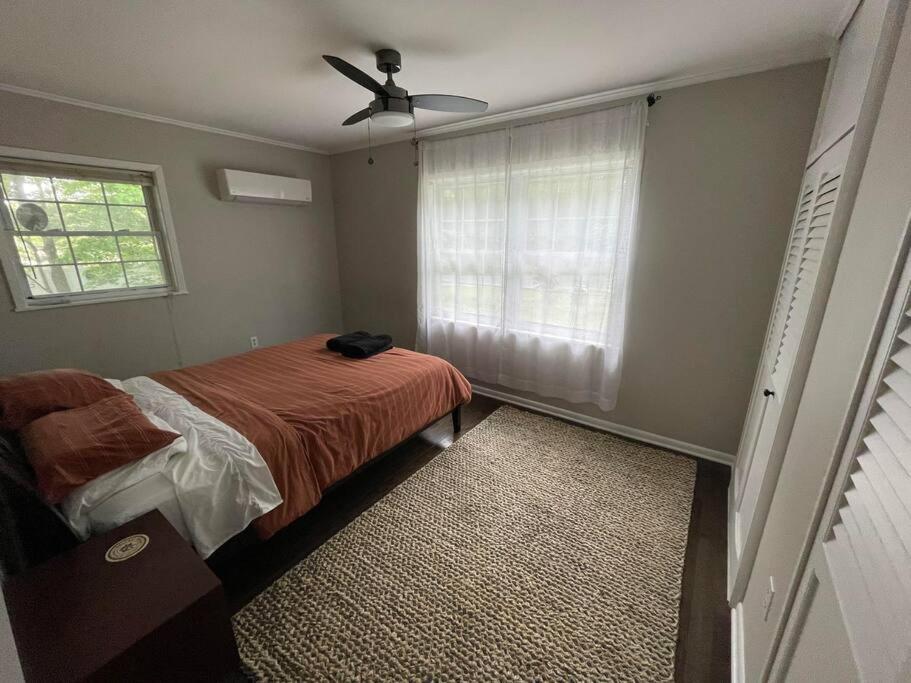 Three-Bedroom House photo 3