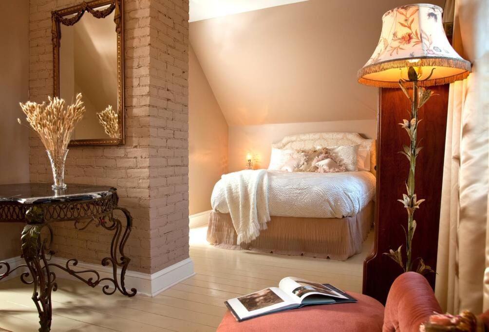 Seven-Bedroom House photo 2