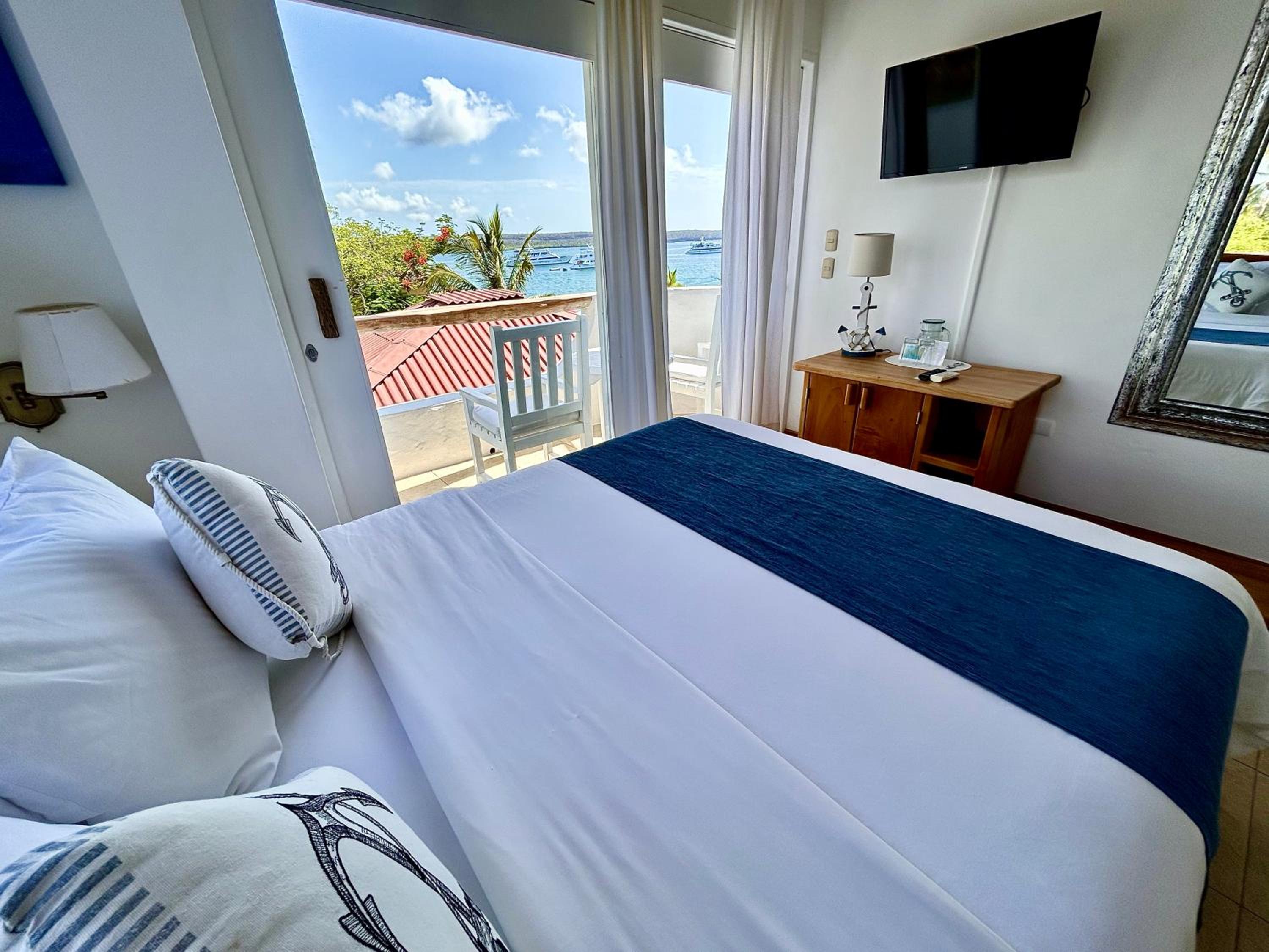 Double Room with Sea View - Photo 5