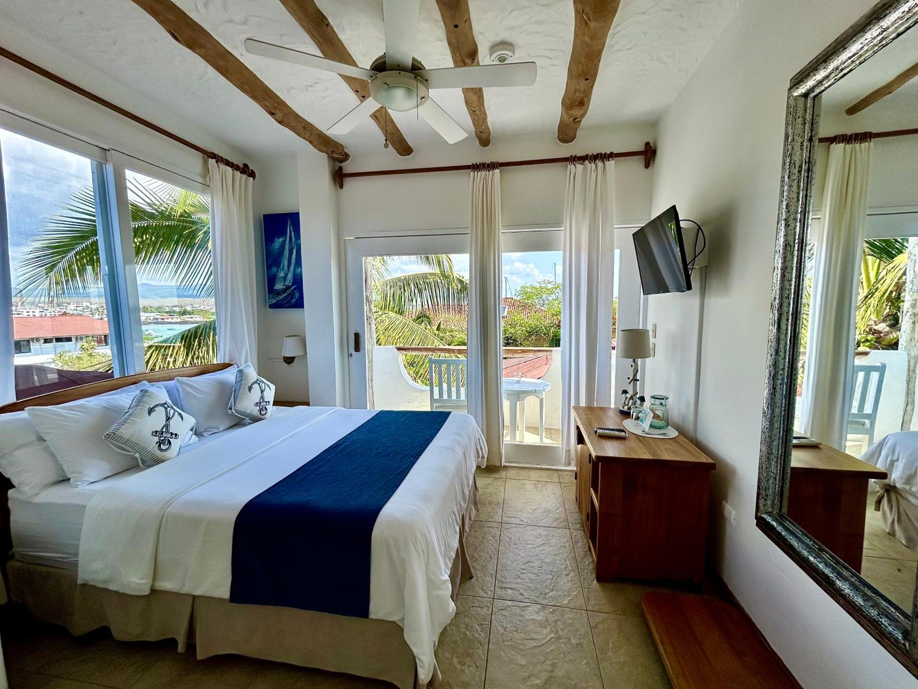 Double Room with Sea View - Photo 4