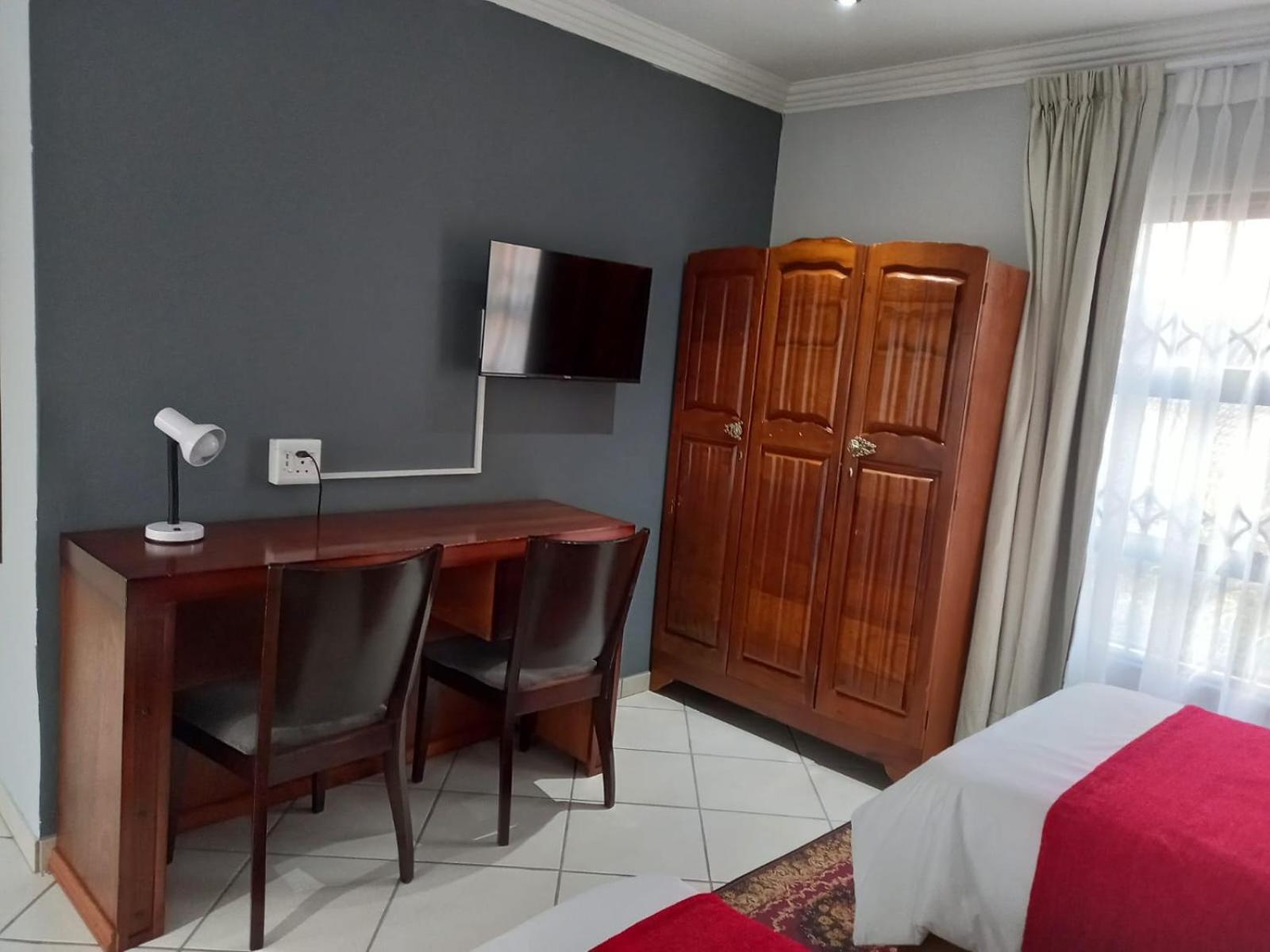 Deluxe Double or Twin Room with Balcony photo 2