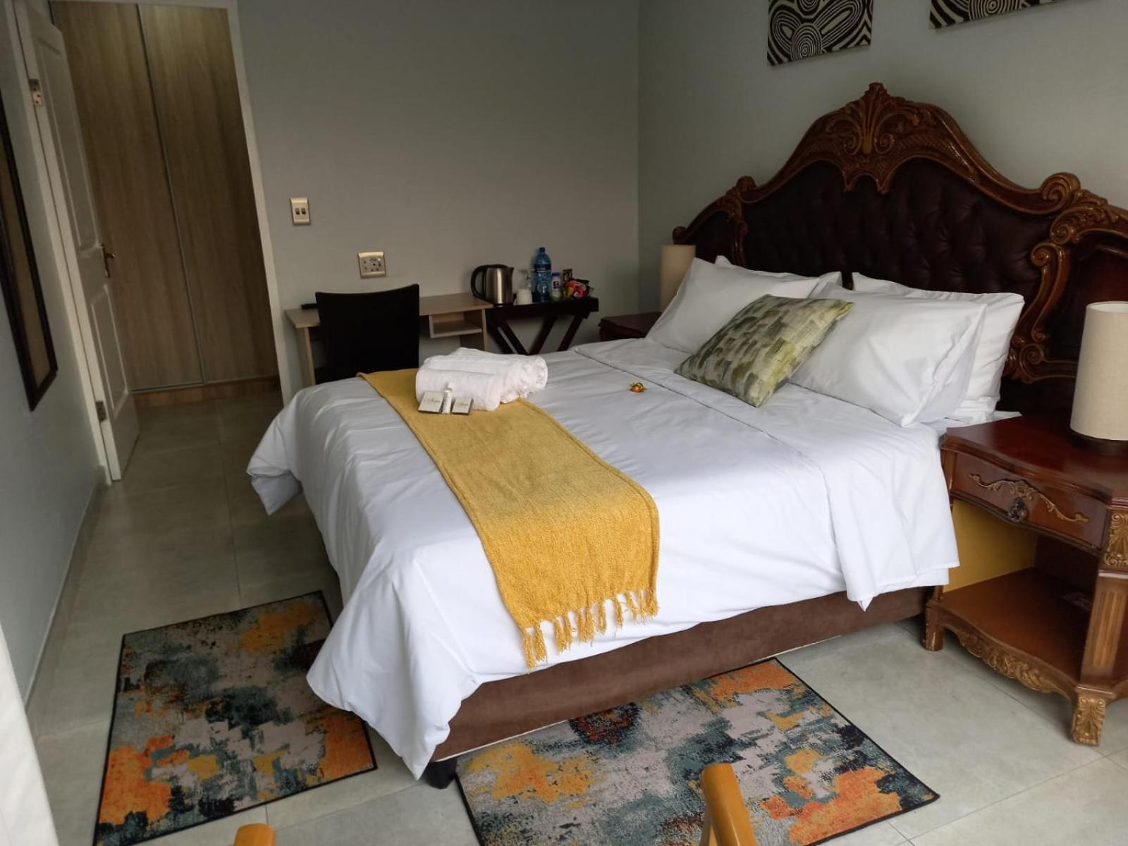 Double Room with Private Bathroom photo 3