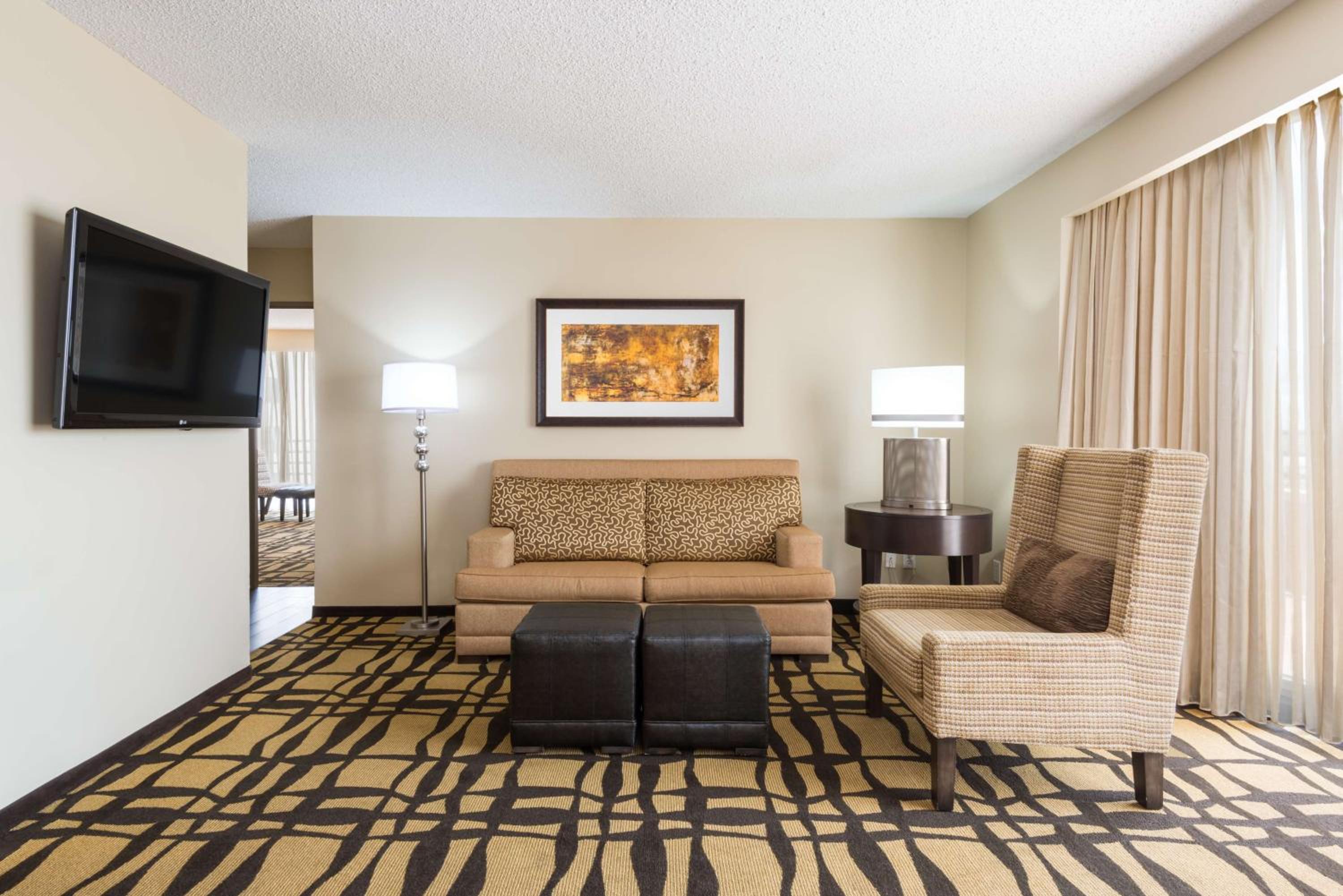 Penthouse Suite - Photo 7