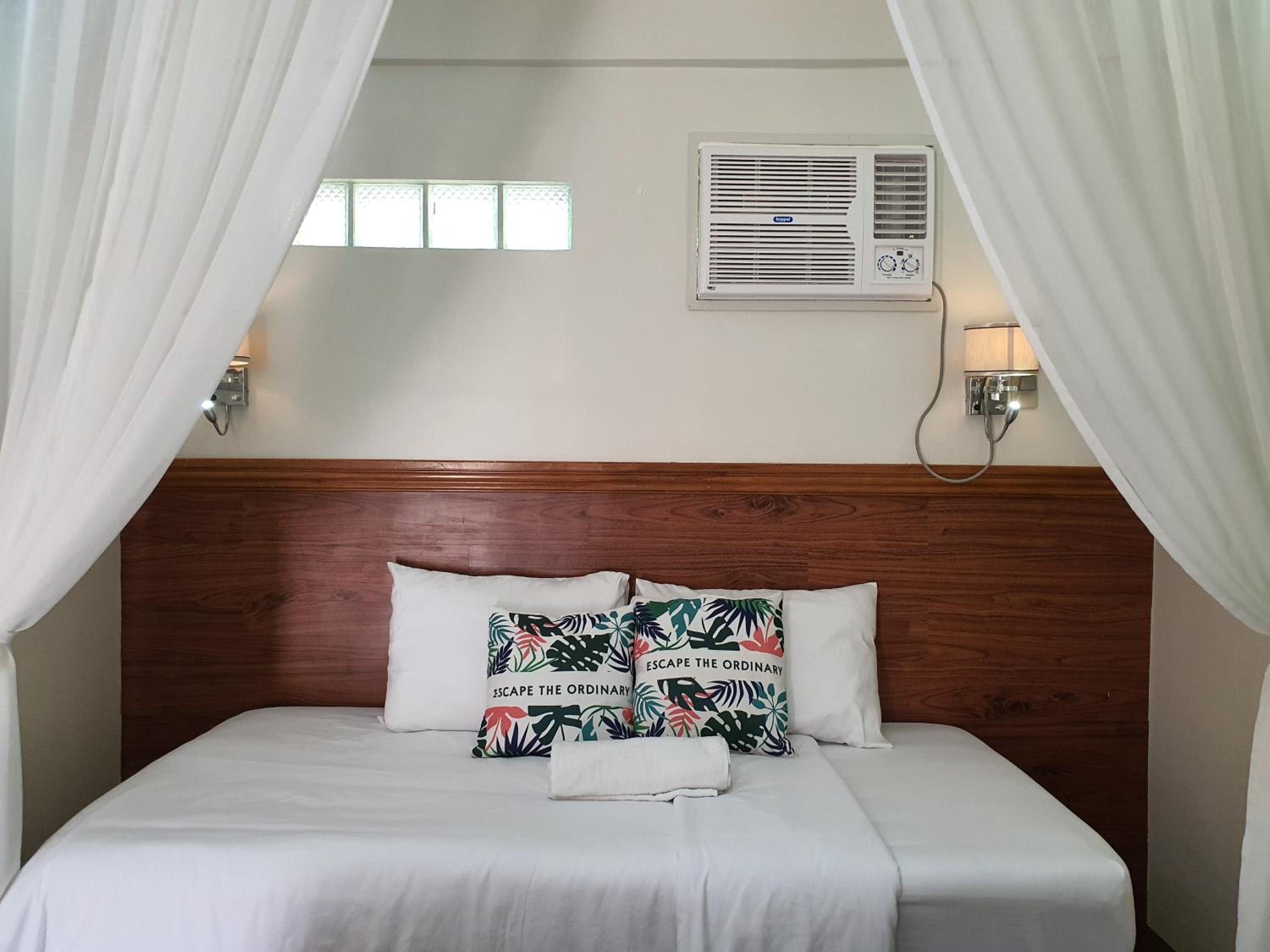Deluxe Double or Twin Room - Photo 10