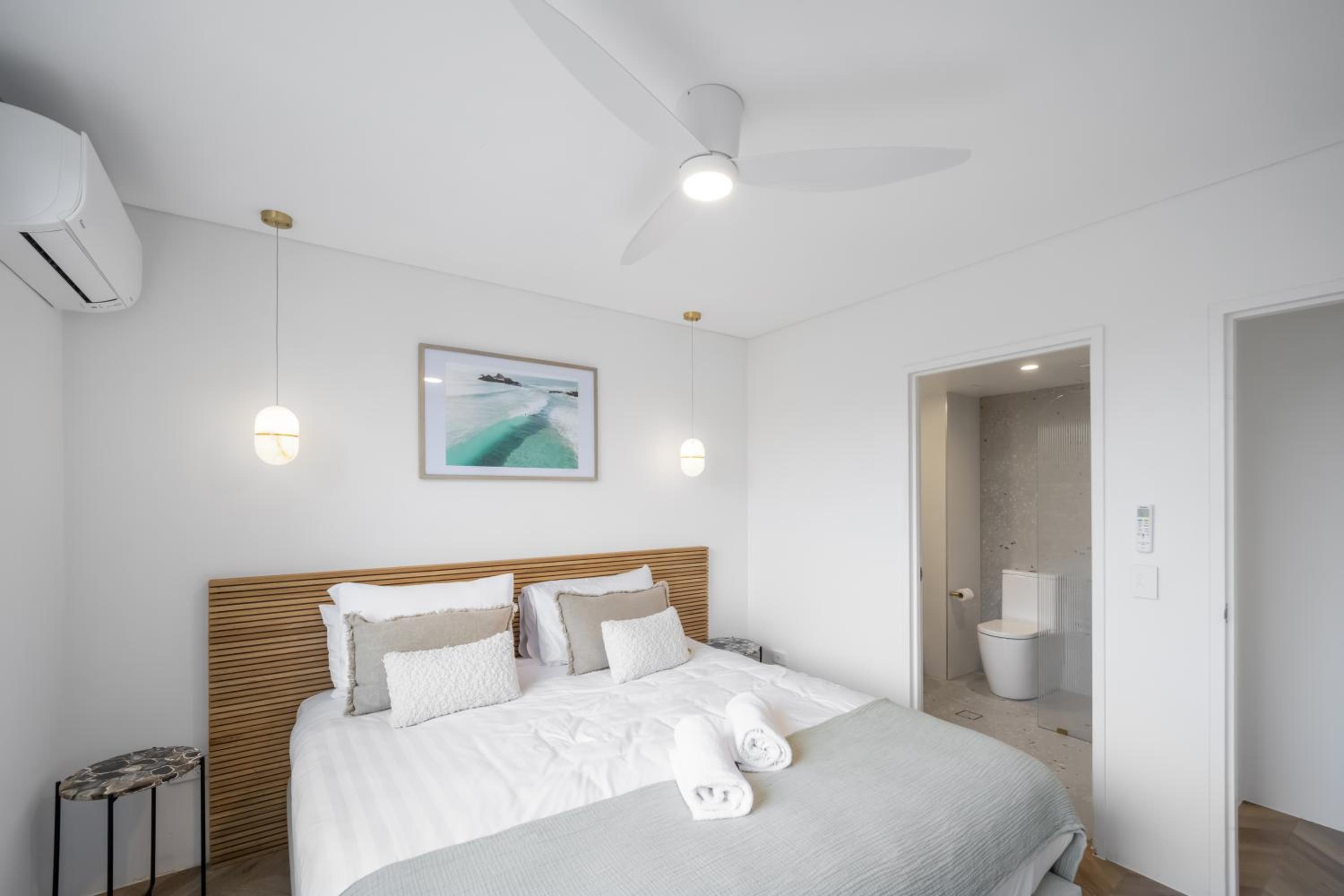 Superior Two-Bedroom Apartment with Balcony (Apt 12) photo 2