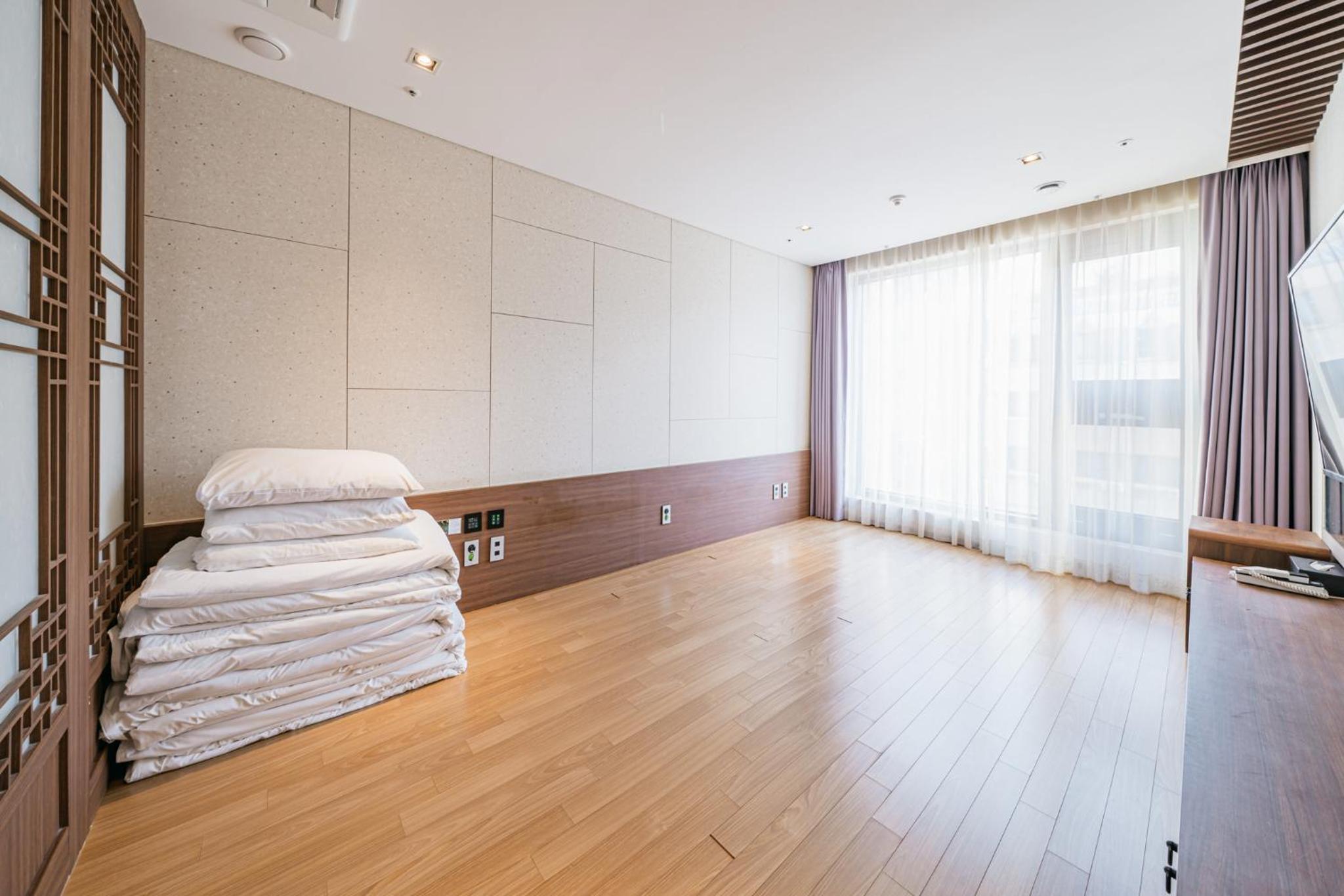 Deluxe Ondol Room