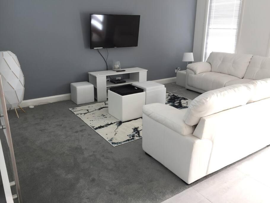 Four-Bedroom House photo 1
