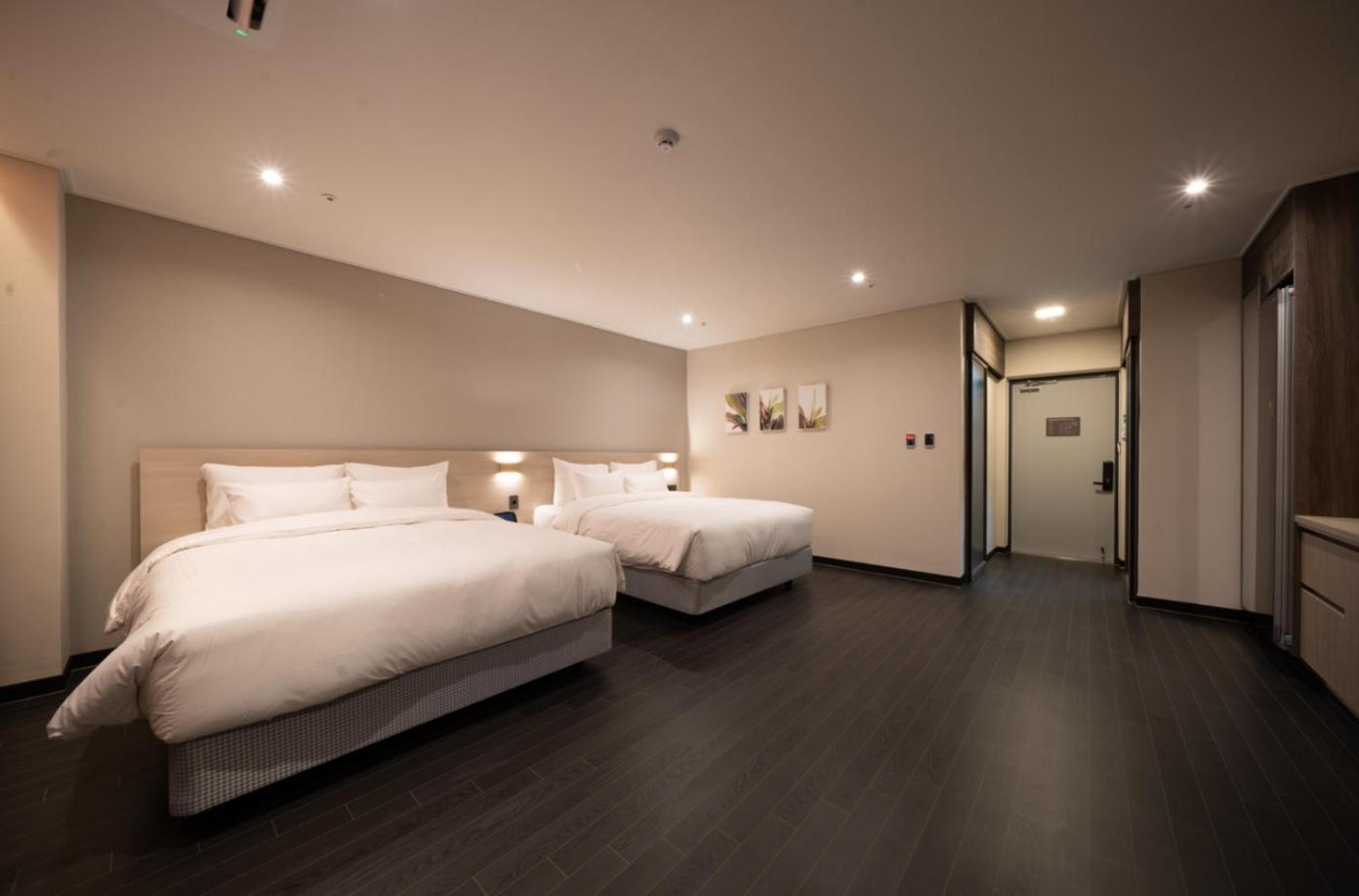 Deluxe Twin Room - Photo 1