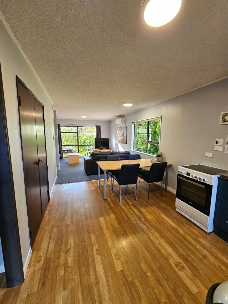 Three-Bedroom Apartment photo 1