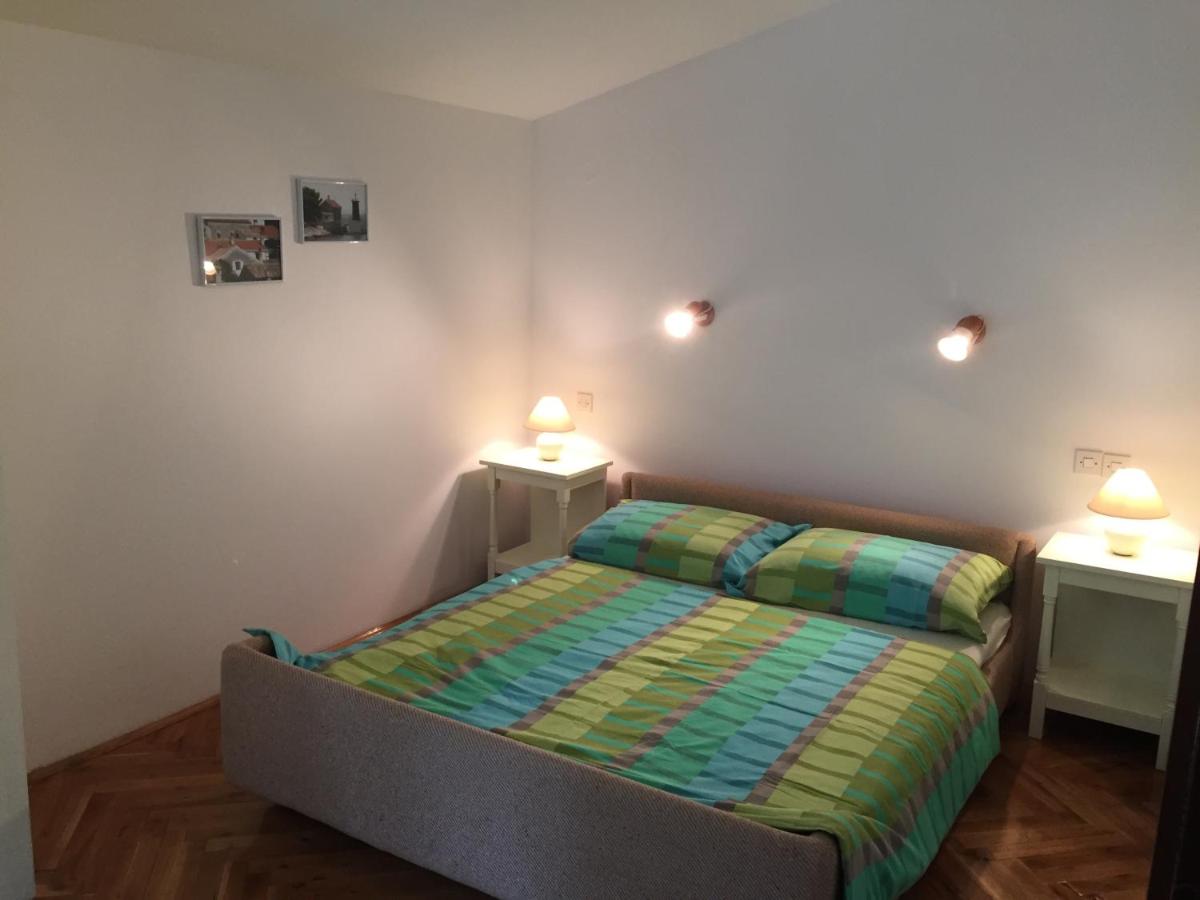 Deluxe Apartment photo 2