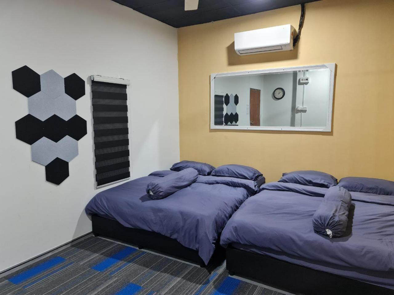 Quadruple Room with Shared Bathroom photo 1