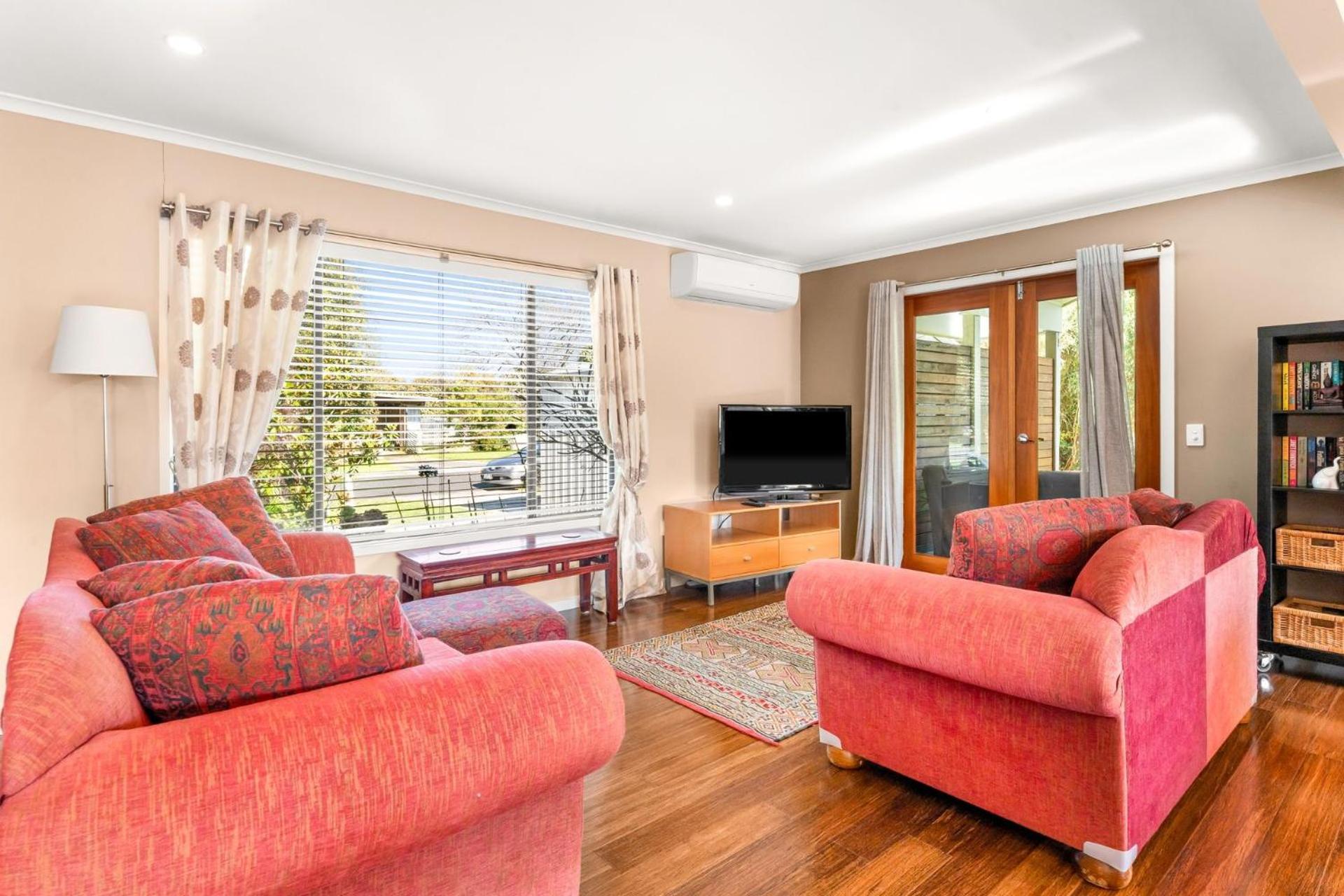 Two-Bedroom House photo 3