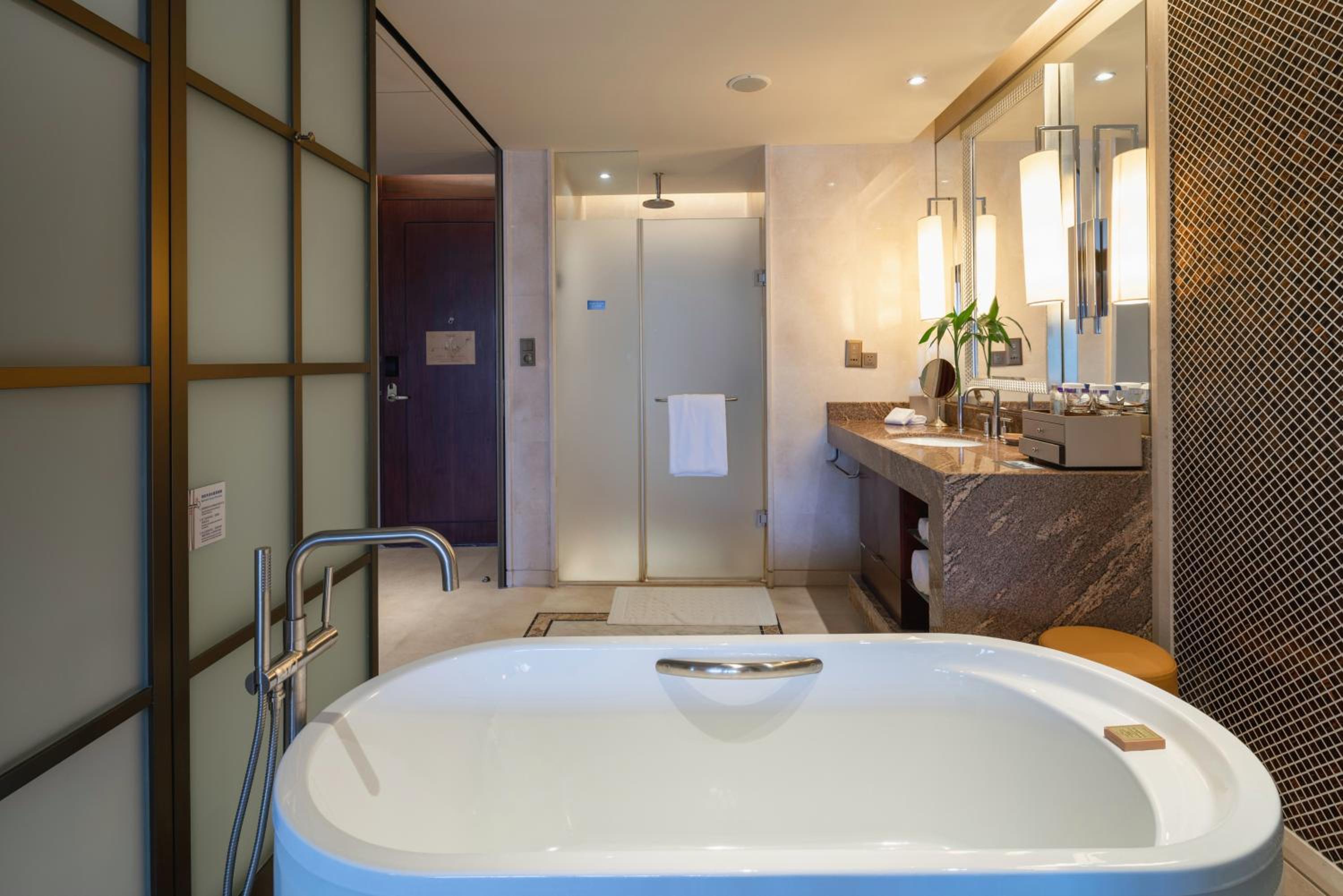 King Executive Premium Room with Lounge Access photo 2