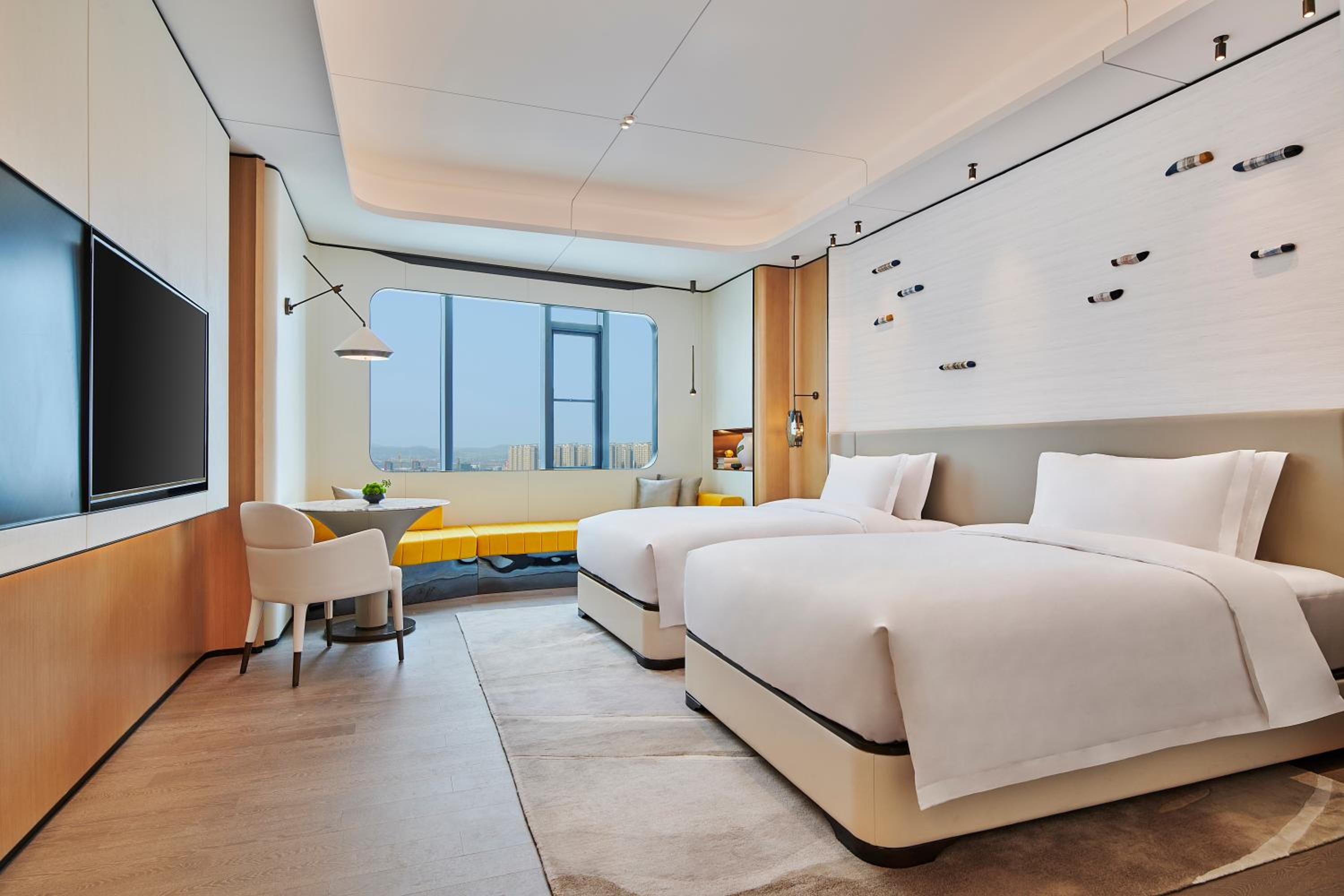Deluxe Twin Nonsmoking Room - Photo 5