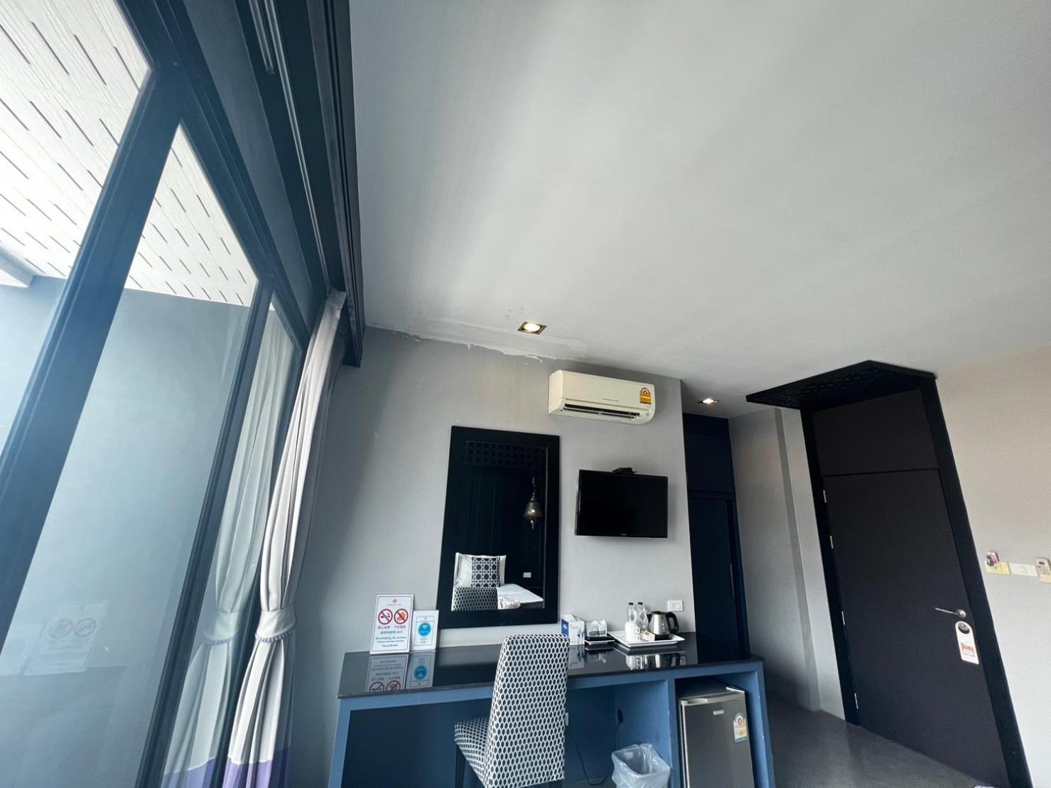Superior King Room photo 2