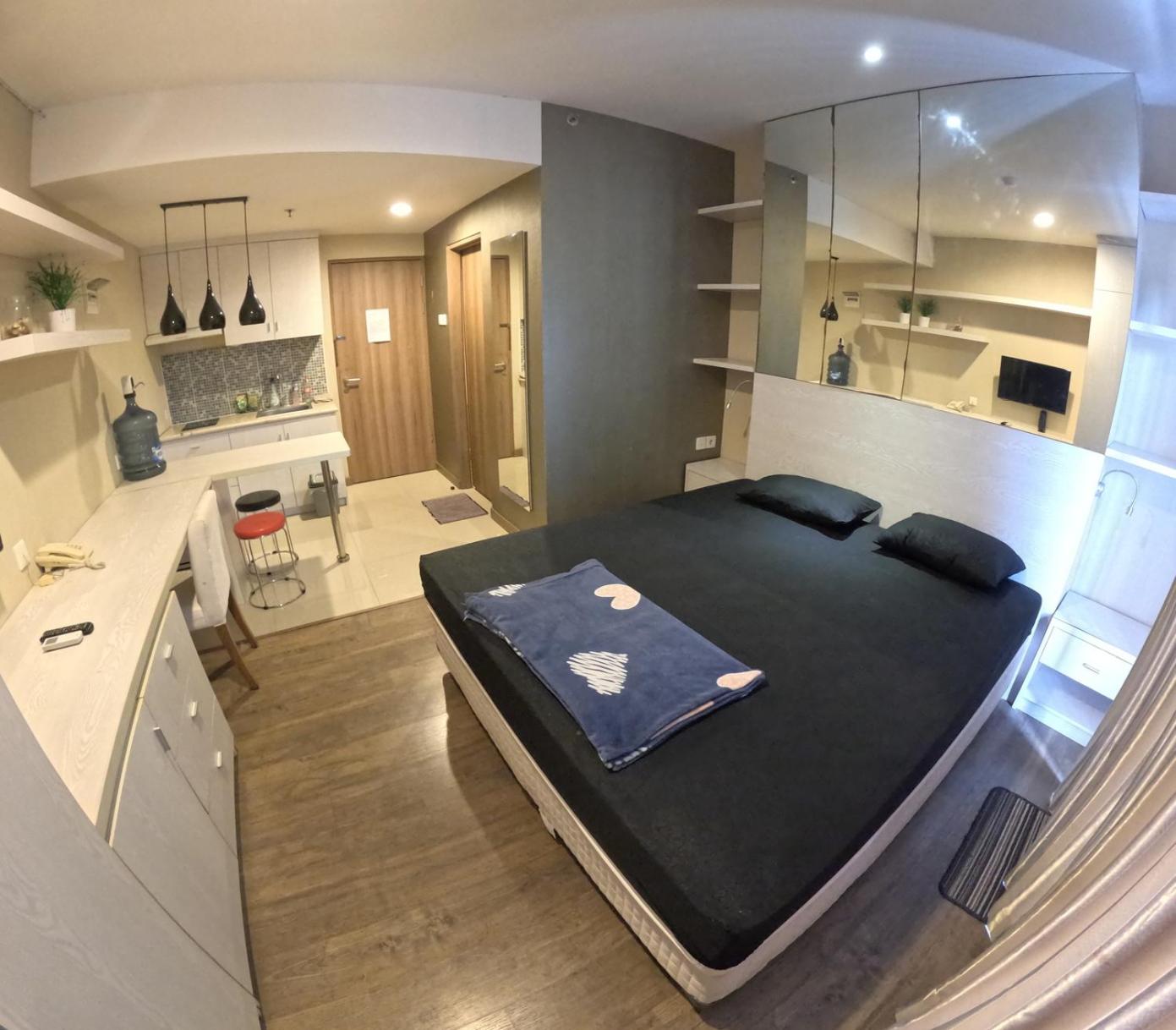 Studio Apartment photo 1