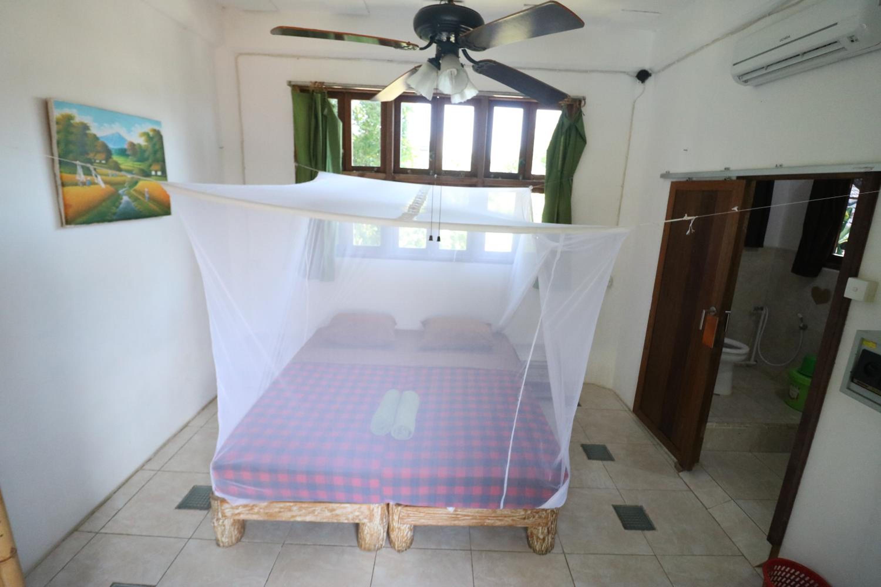 Double Room with Fan and Air Conditioning - Photo 48