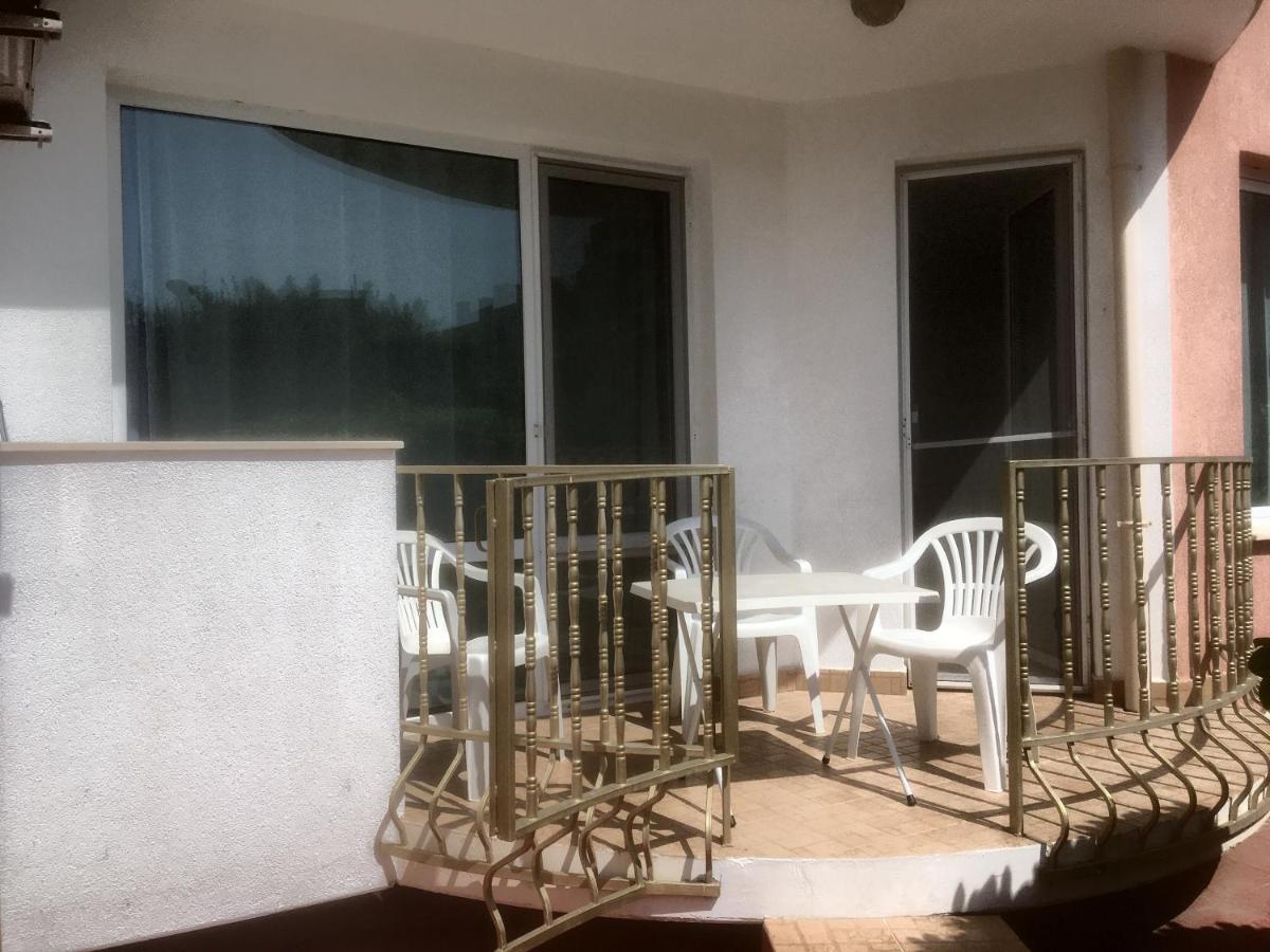 One-Bedroom Apartment with Garden View photo 1