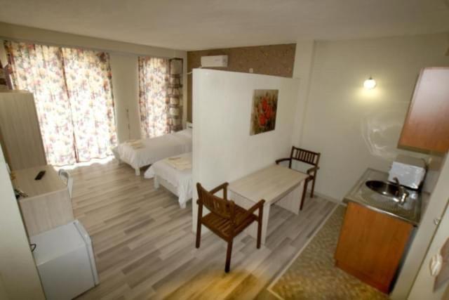 Suite - Photo 2