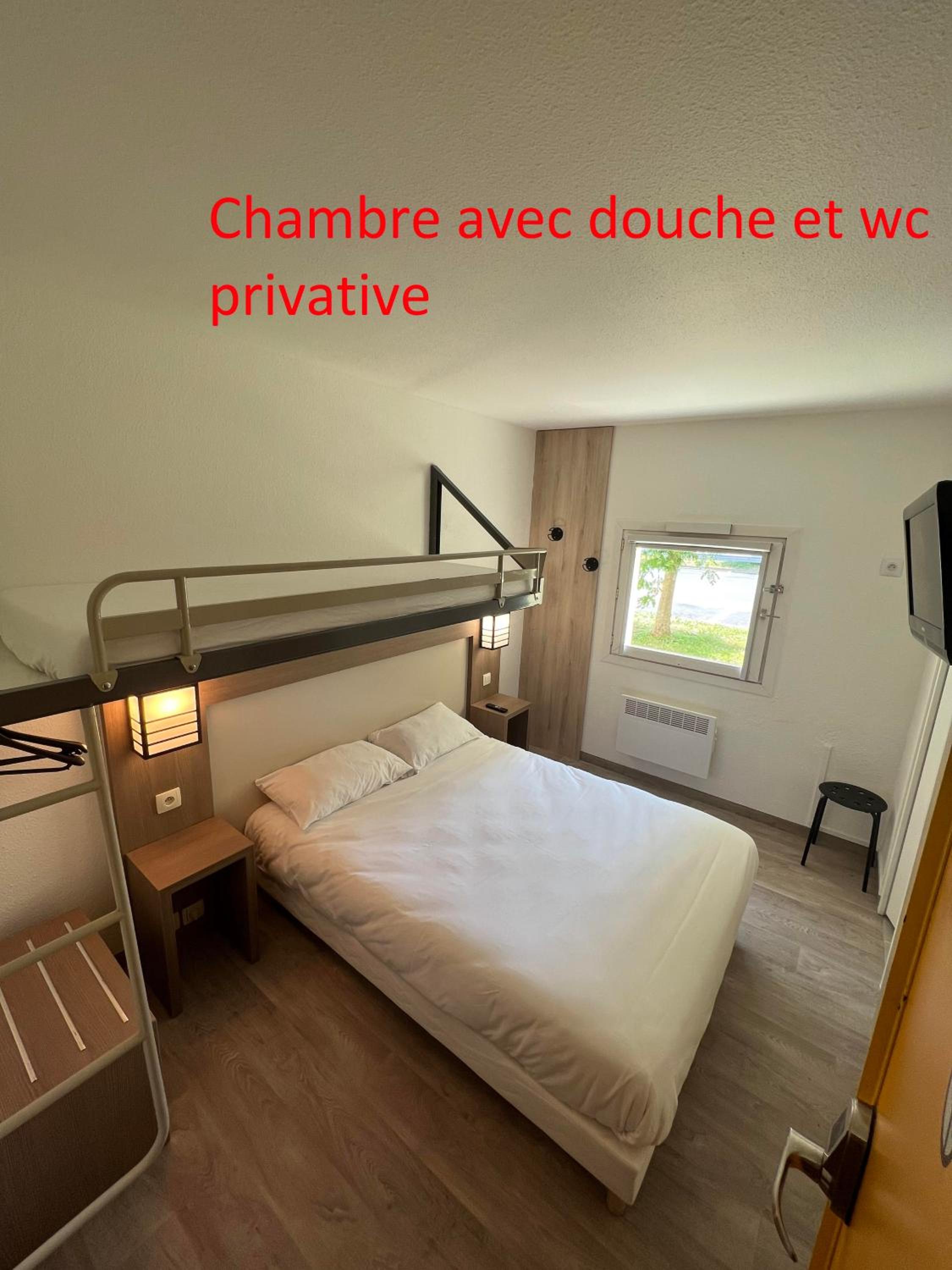 Triple Room with Private Bathroom - Photo 1