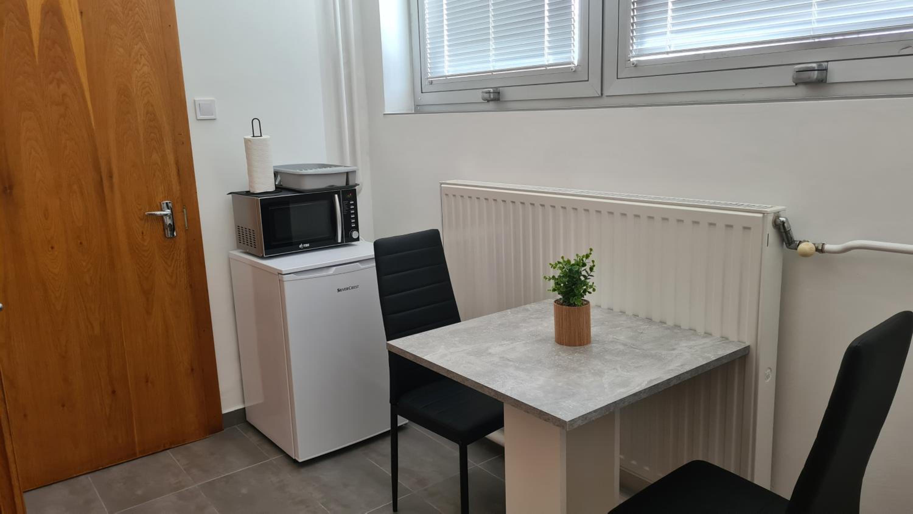 One-Bedroom Apartment photo 2