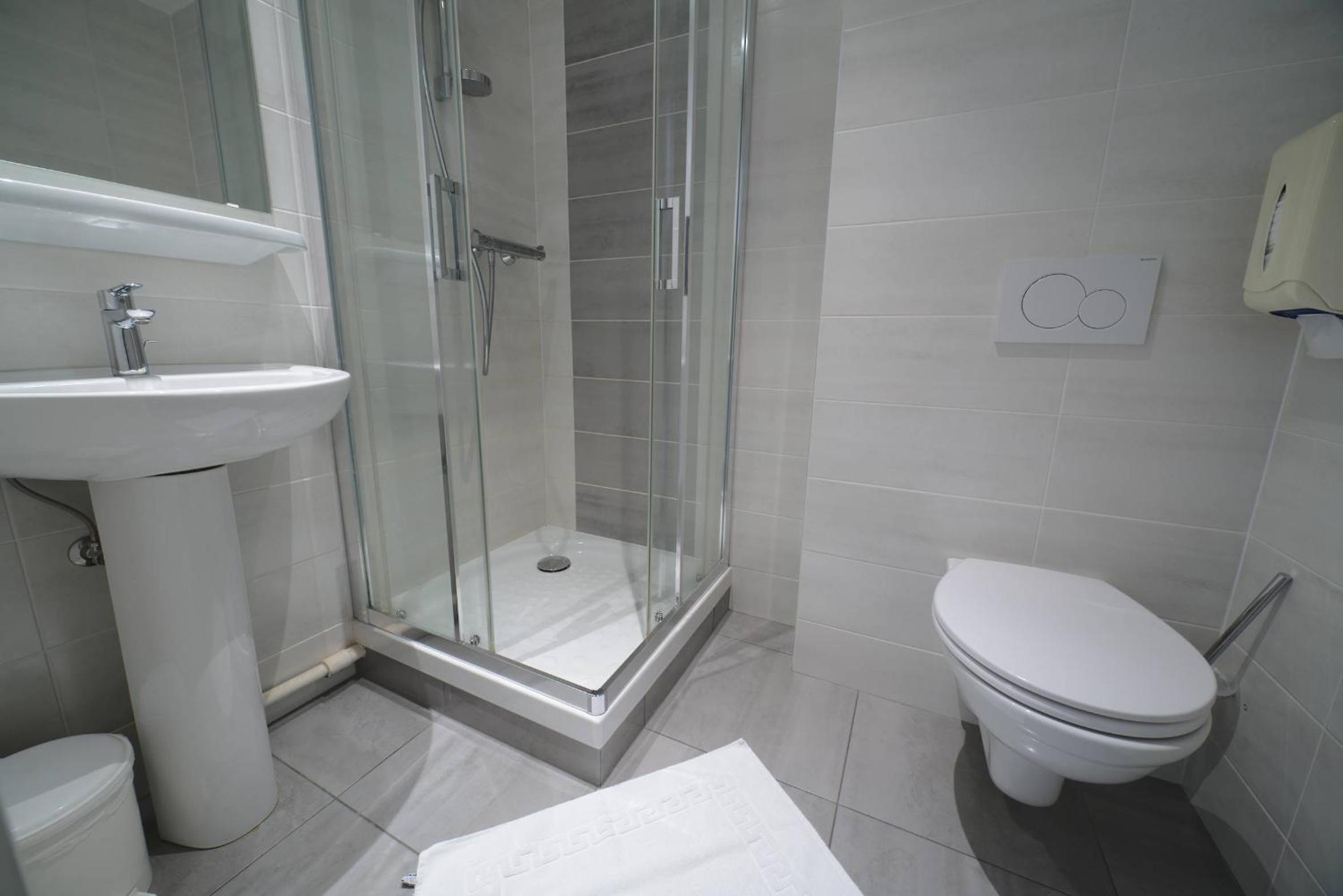 Double Room - Photo 2