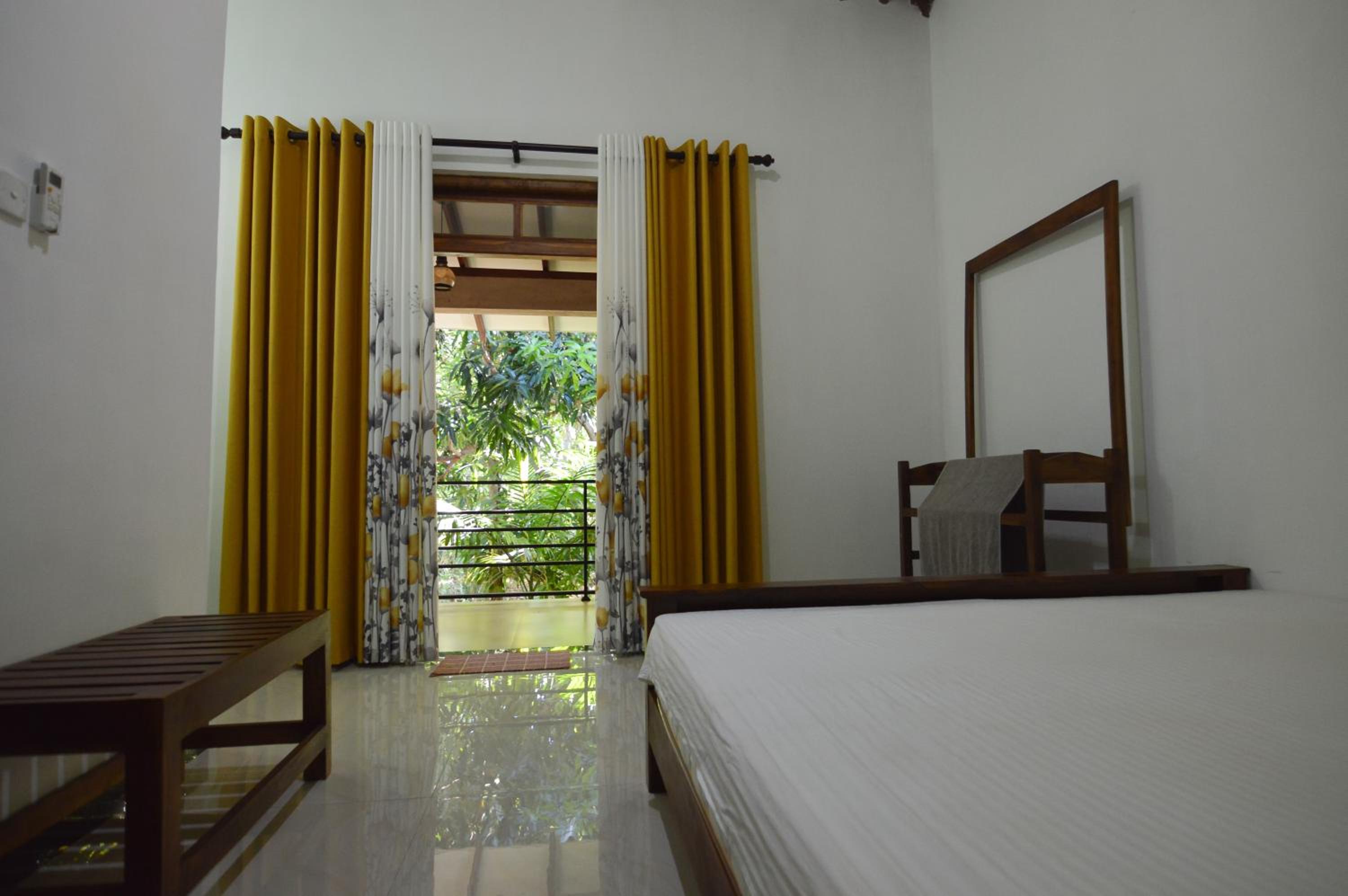 Deluxe Double Room with Balcony photo 1