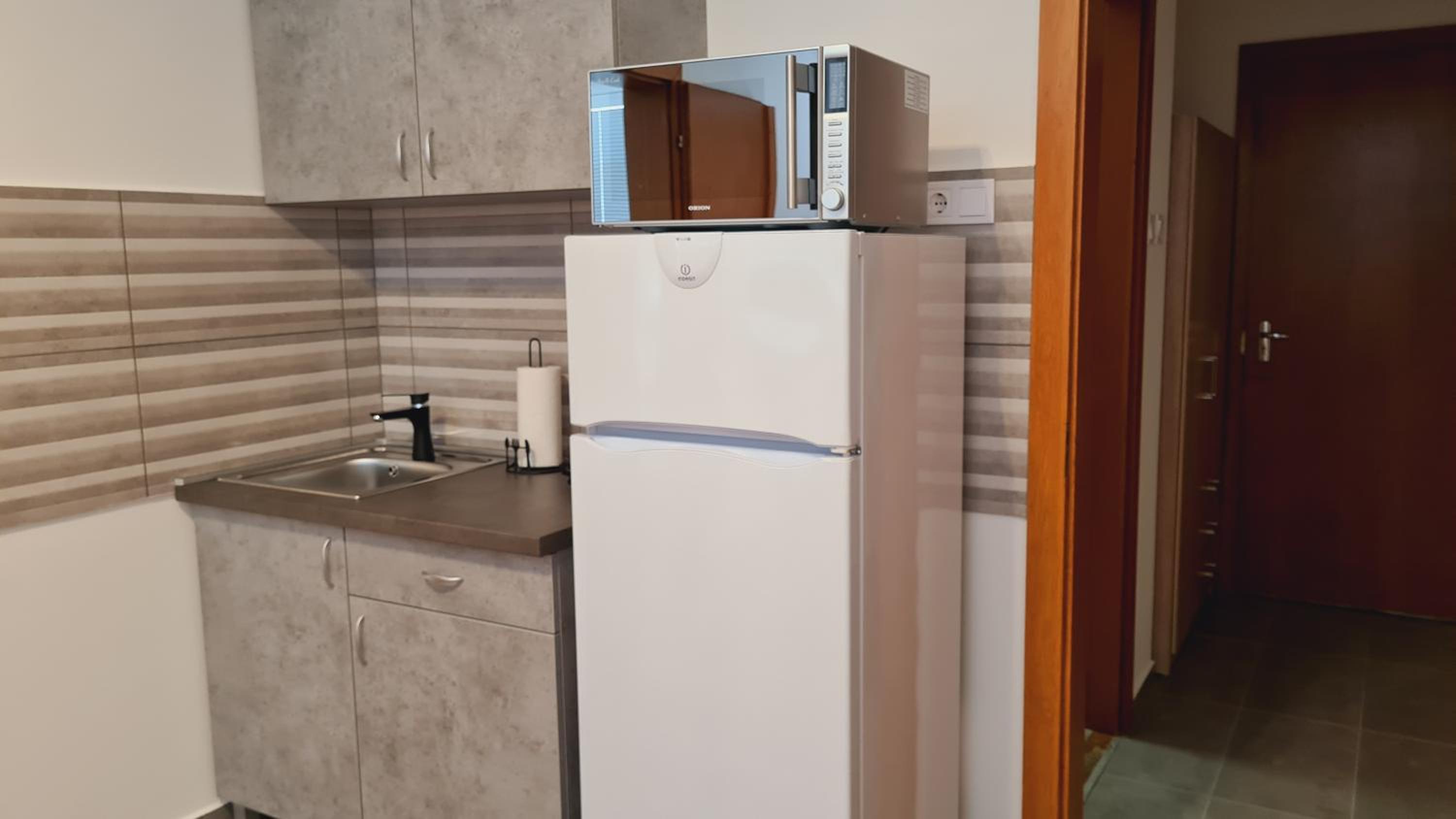 One-Bedroom Apartment - Photo 13