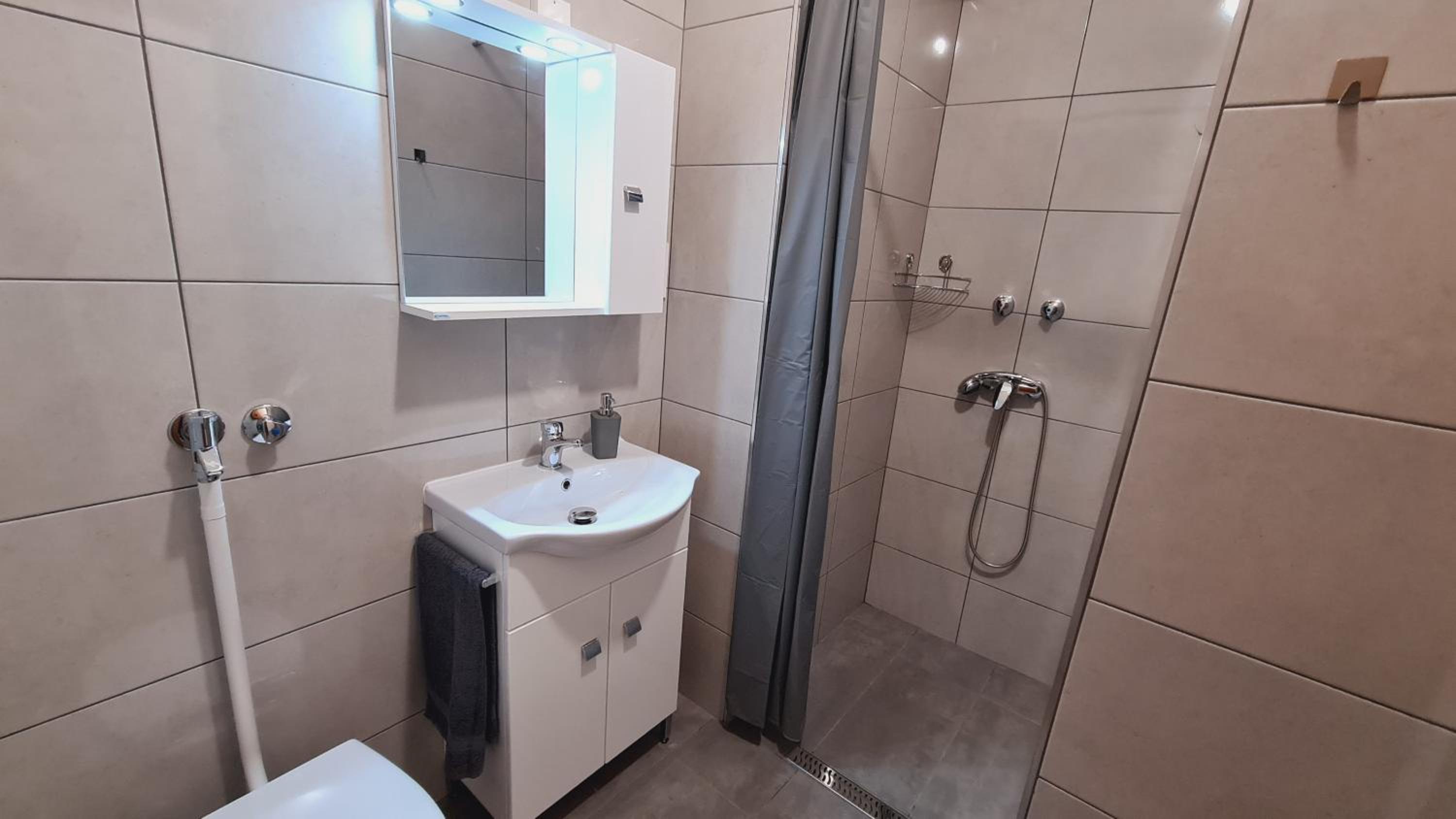 One-Bedroom Apartment - Photo 15