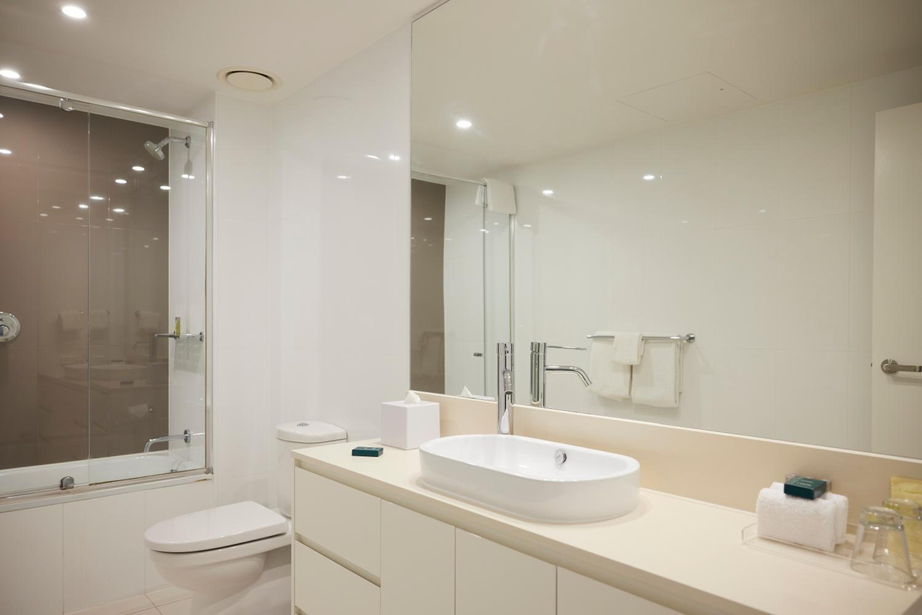 Two-Bedroom Residence Room with City View - Photo 6