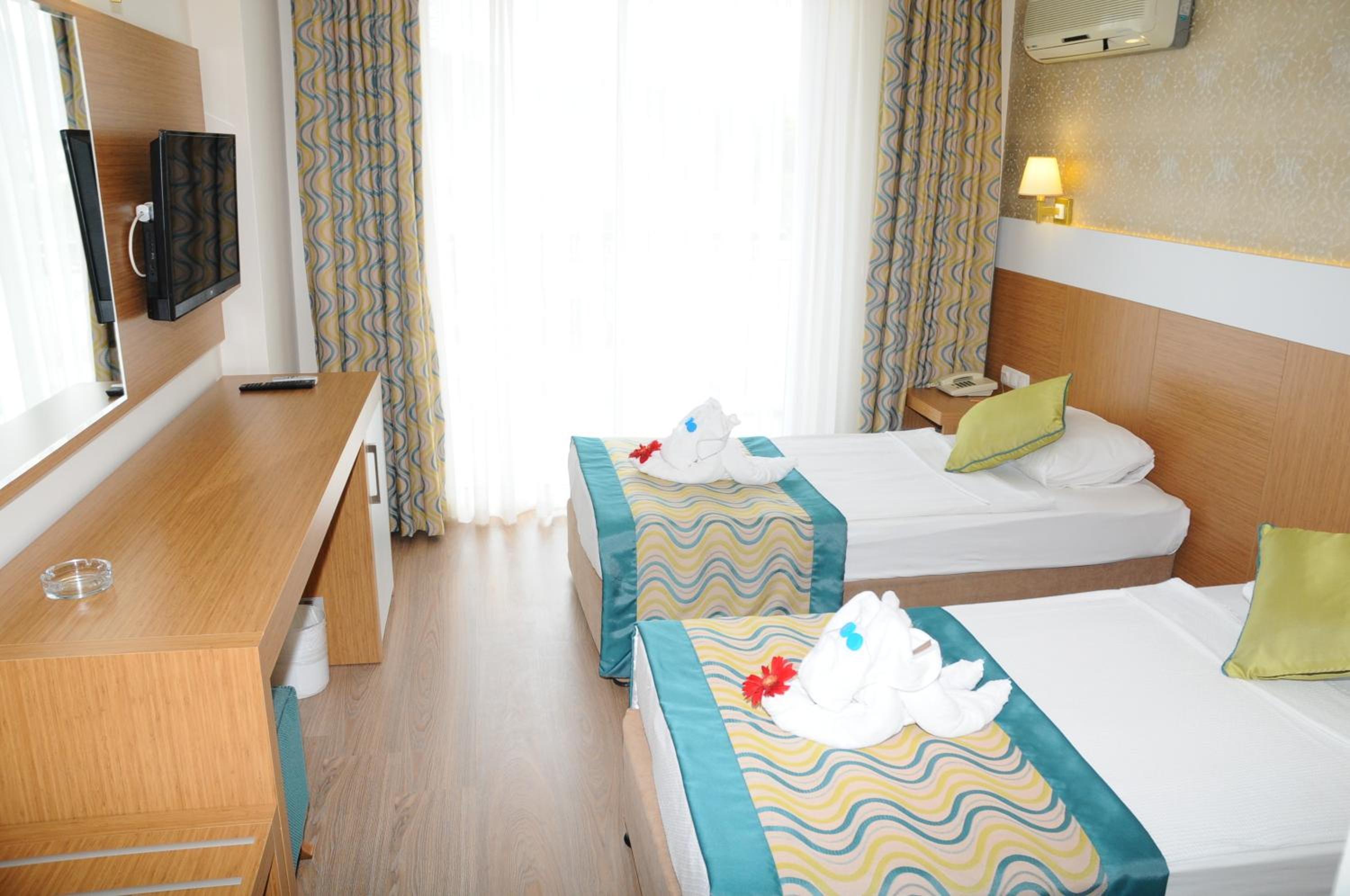 Standard Triple Room photo 3