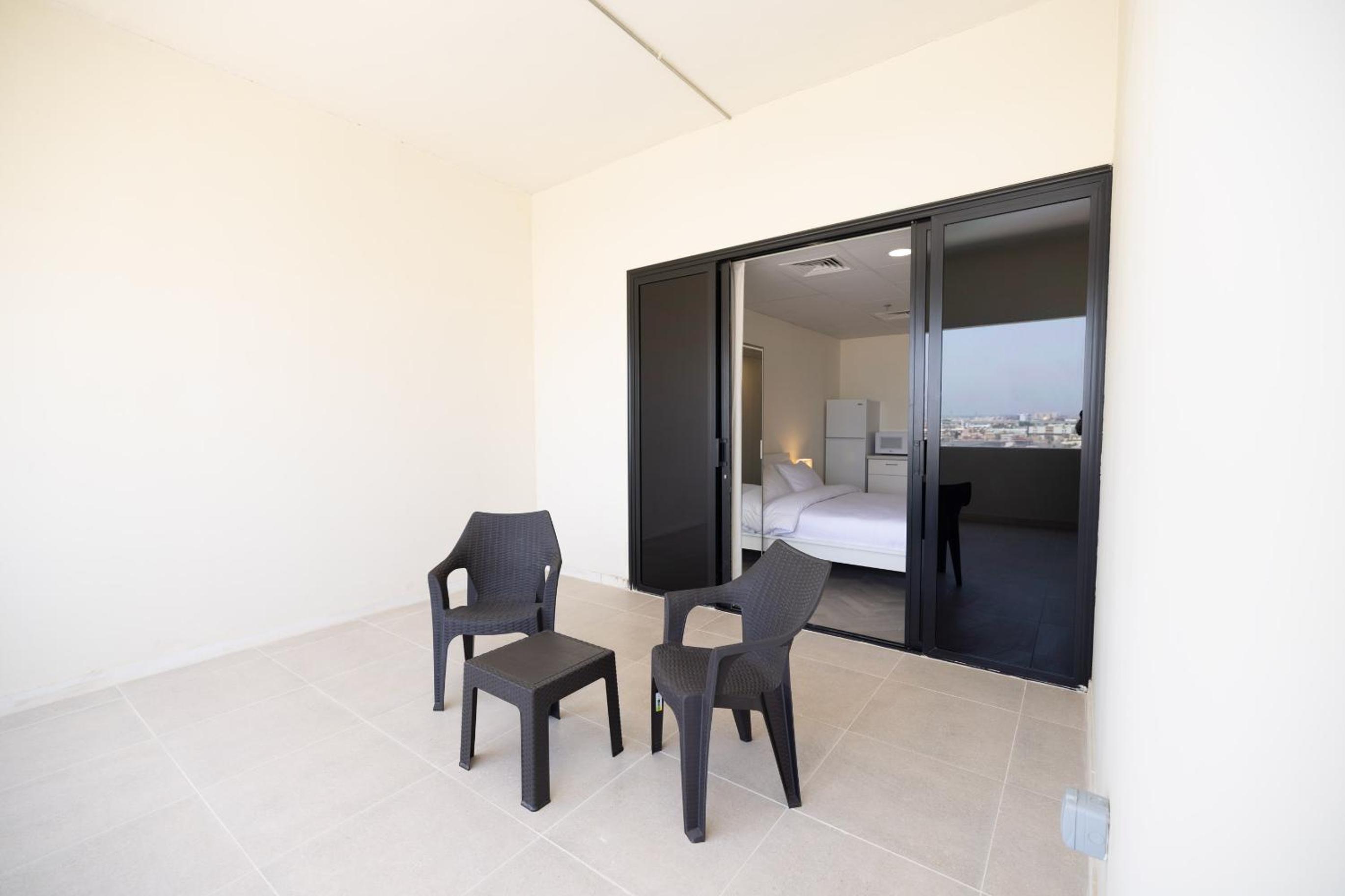 Superior Room City View with Balcony - Photo 4