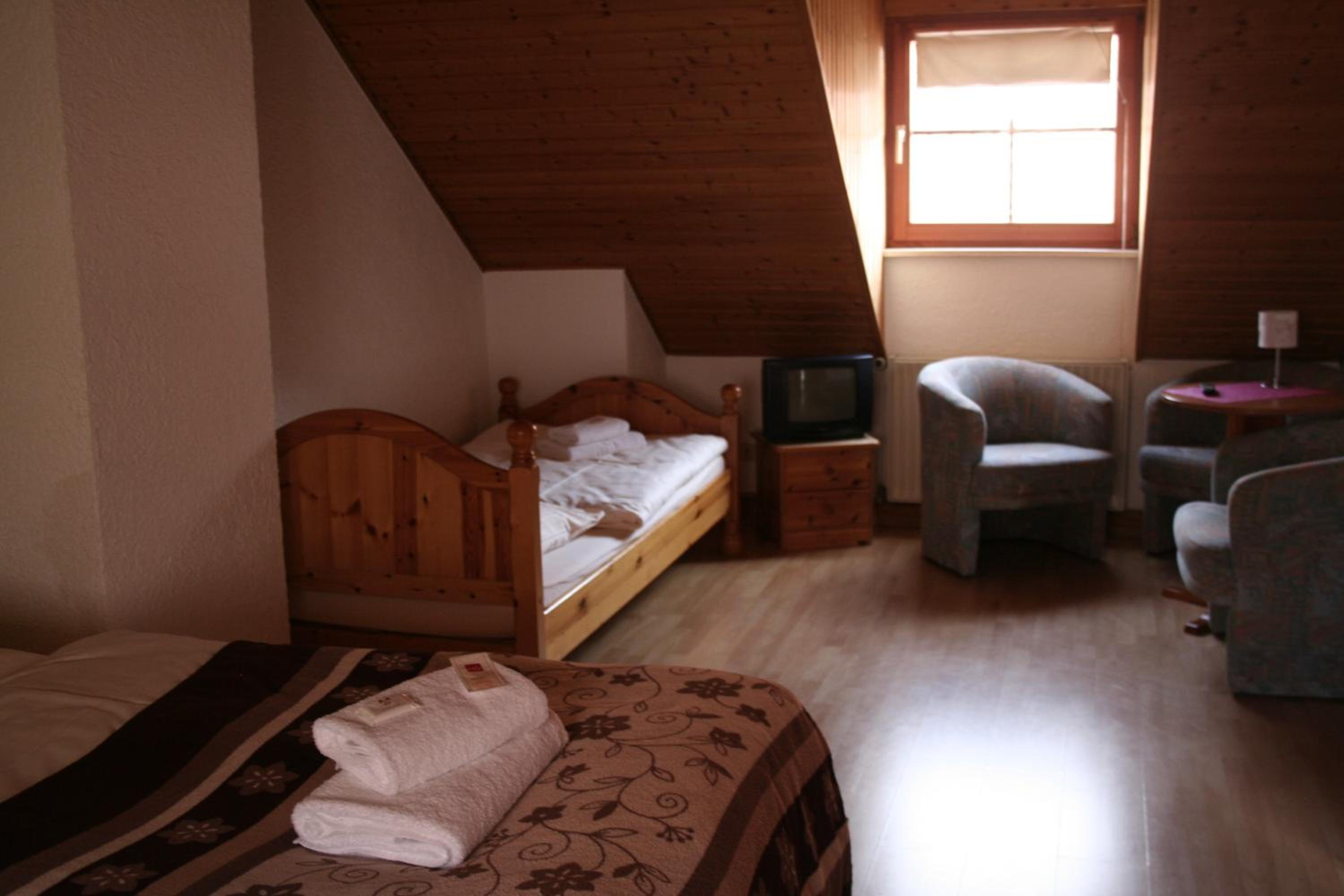 Triple Room with Shower - Photo 2