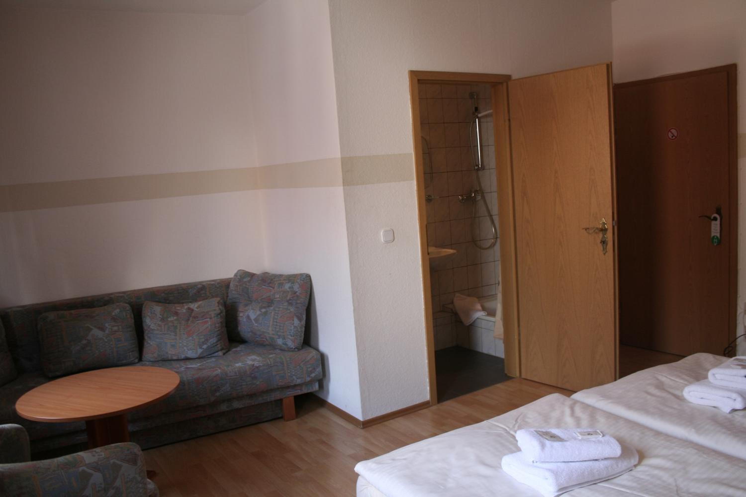 Double Room - Photo 4