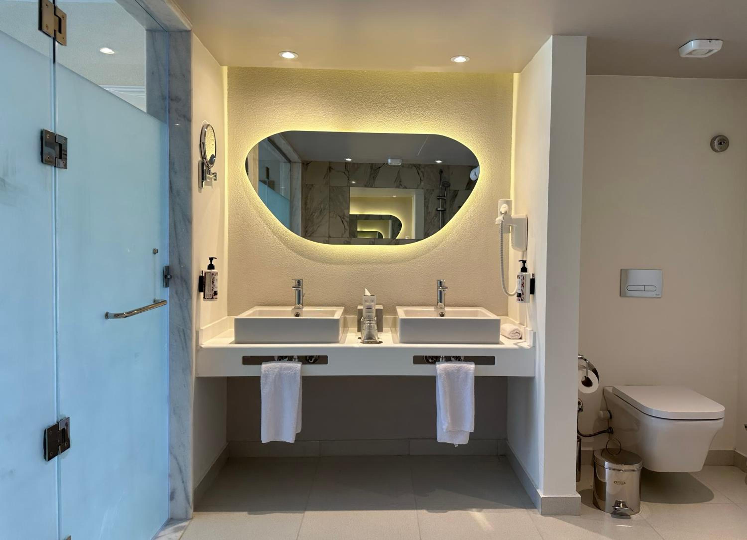 Royal Suite with Private Pool - Photo 12