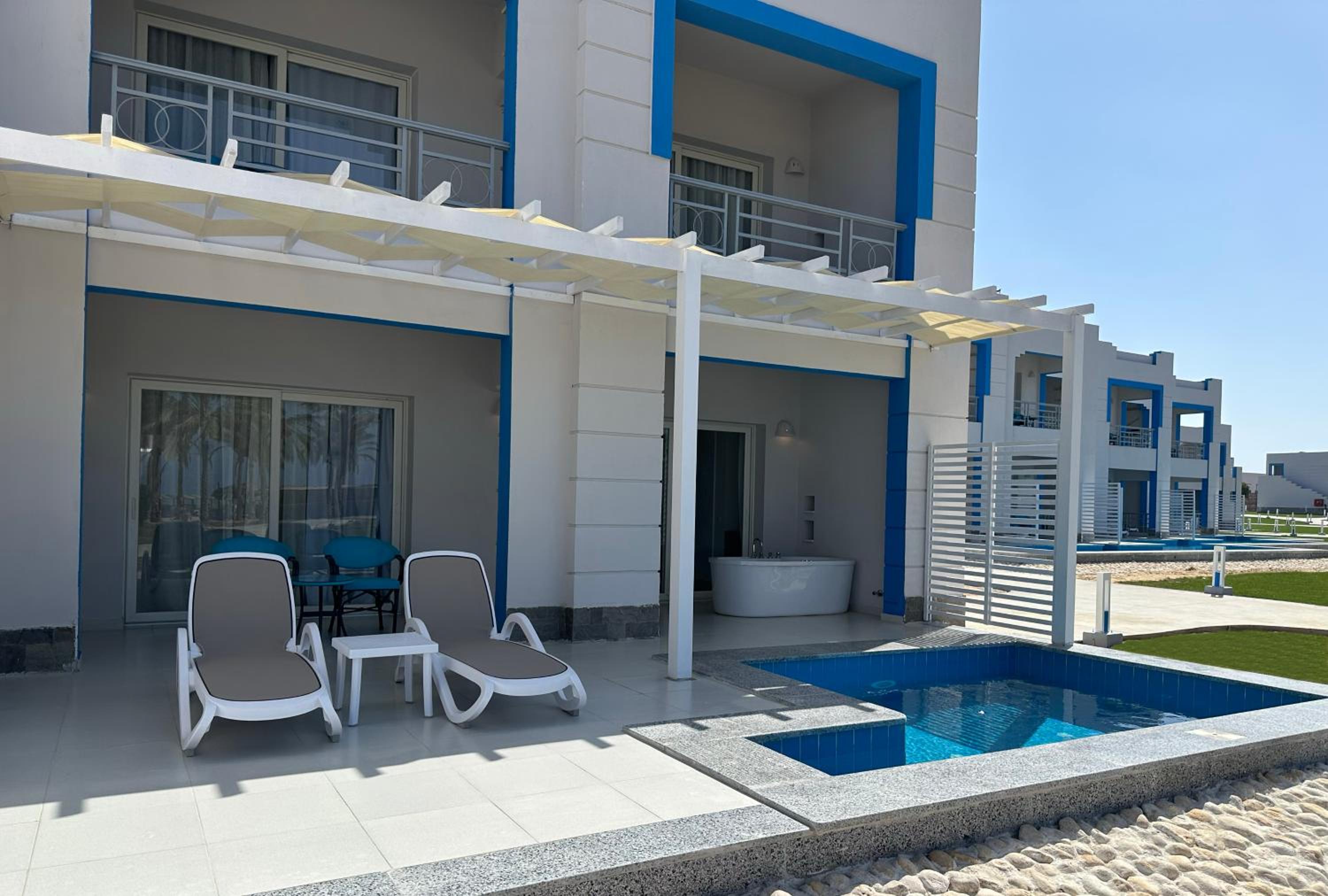 Royal Suite with Private Pool - Photo 9