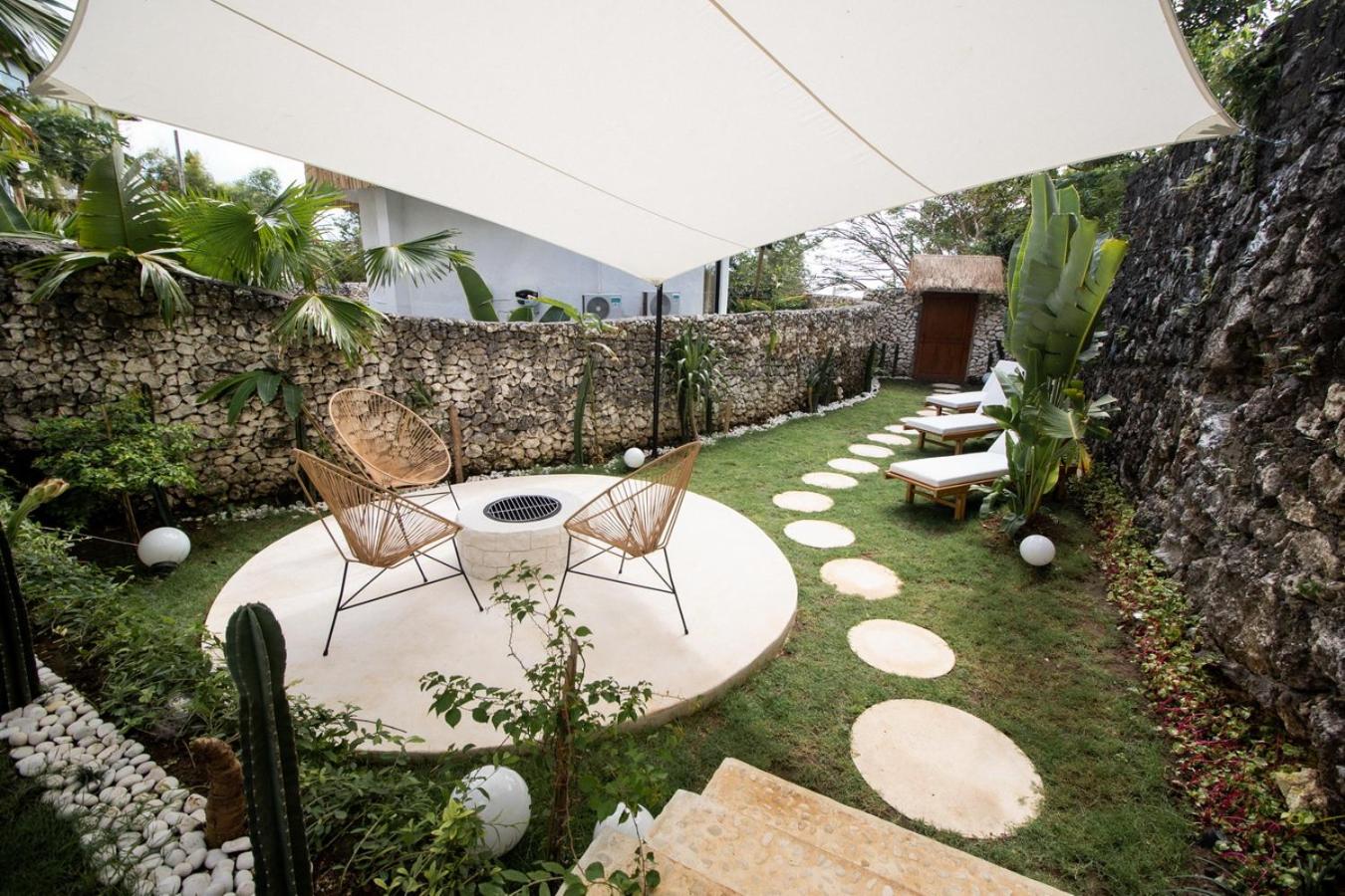 Three-Bedroom Villa - Photo 21