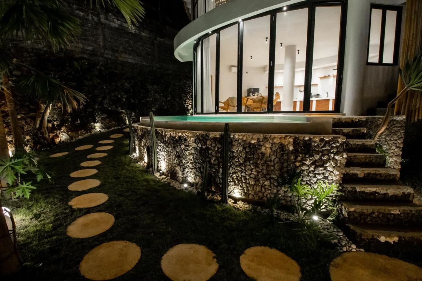 Three-Bedroom Villa - Photo 4