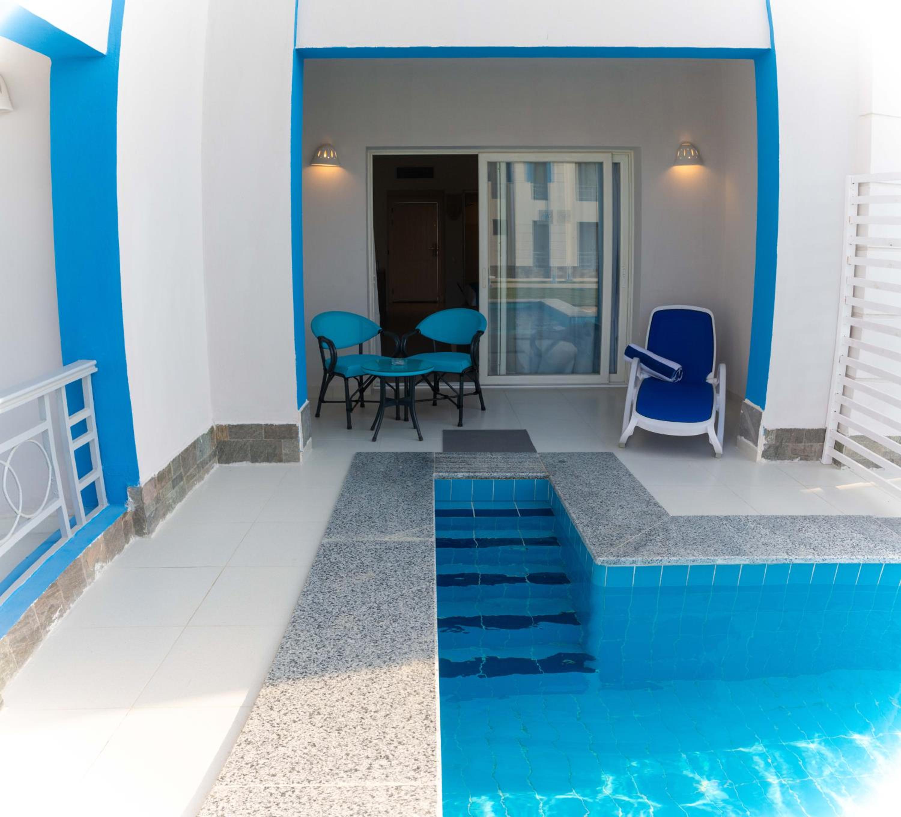 Swim Up Room - Photo 4